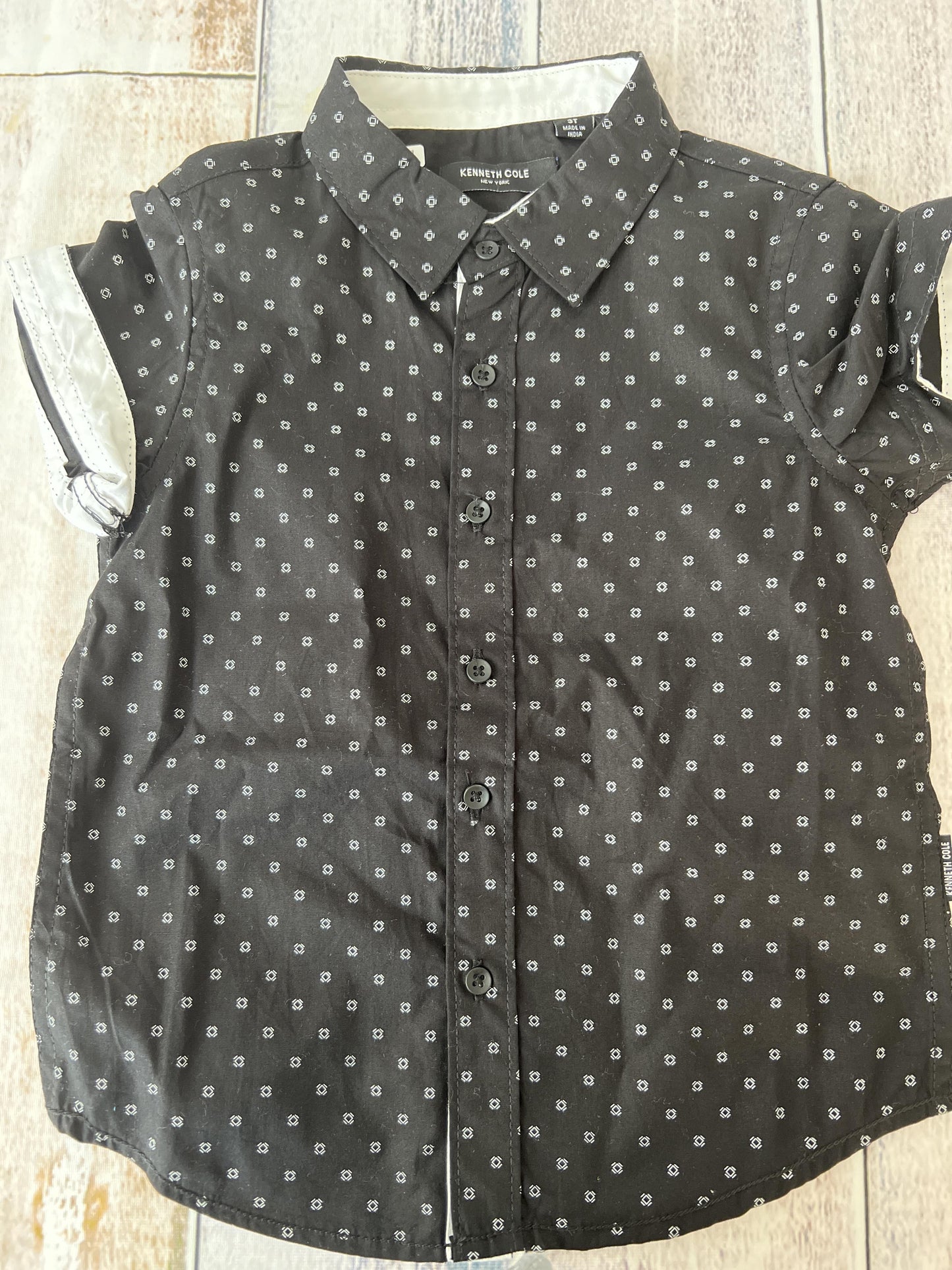 Kenneth Cole Boys Black | White | Pattern Button Down Short Sleeve Size: 3T Black | White | Pattern