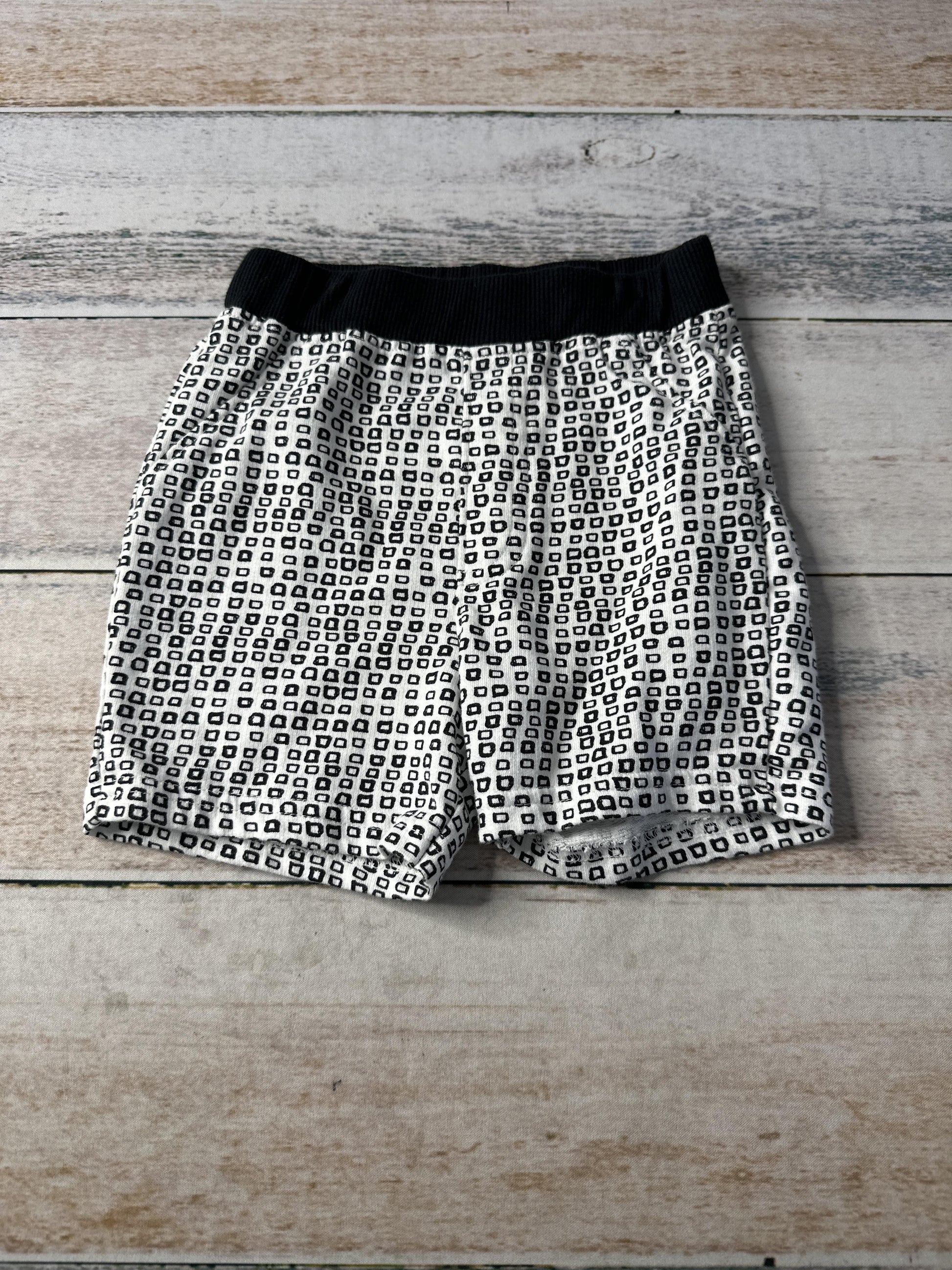Lamaze Unisex Black | White | Pattern Shorts Size: 18 months Black | White | Pattern