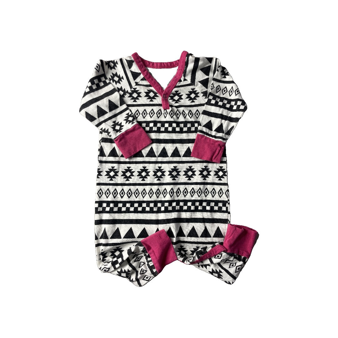 A.T.U.N Girls Black | White | pink | Pattern Long Sleeve Outfit Size: 3-6 months Black | White | pink | Pattern