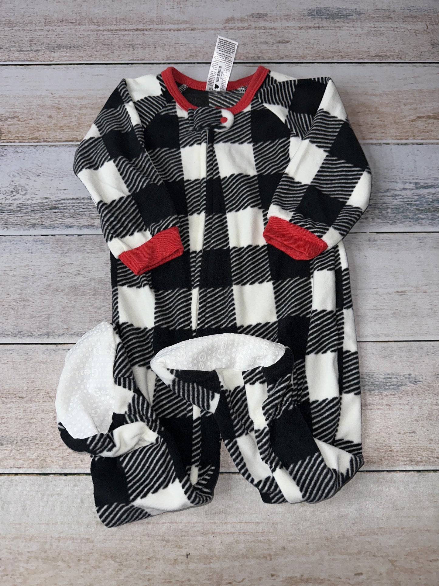 Gerber Unisex Black | White | Red Pajamas Size: 12 months Black | White | Red