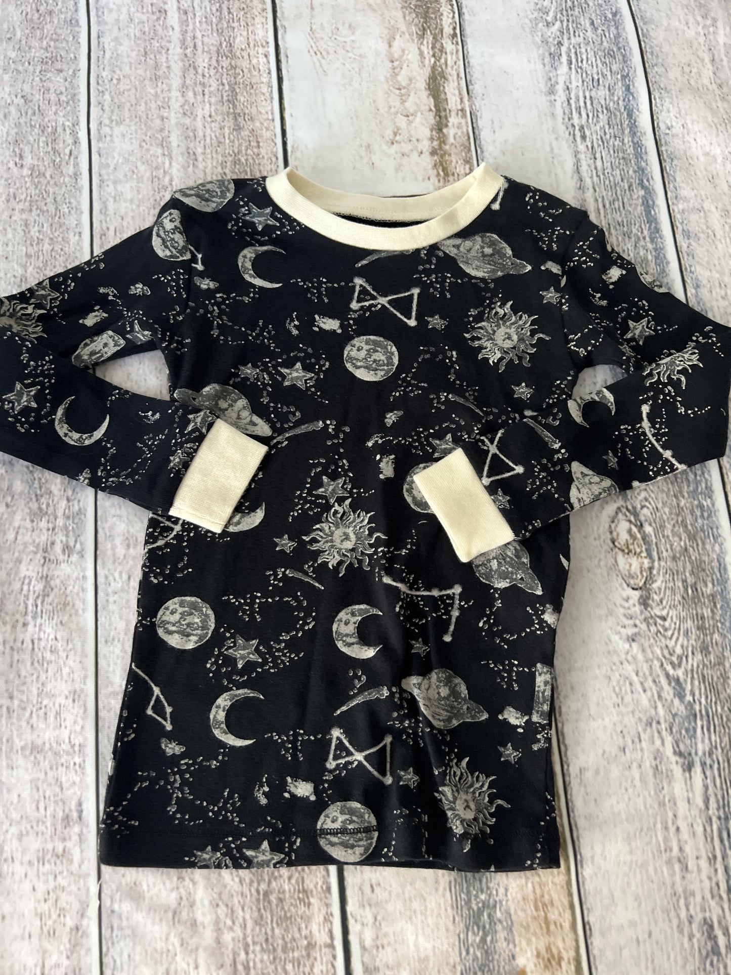 Burt's Bees Unisex Black | White | Space Pajamas Size: 3T Black | White | Space