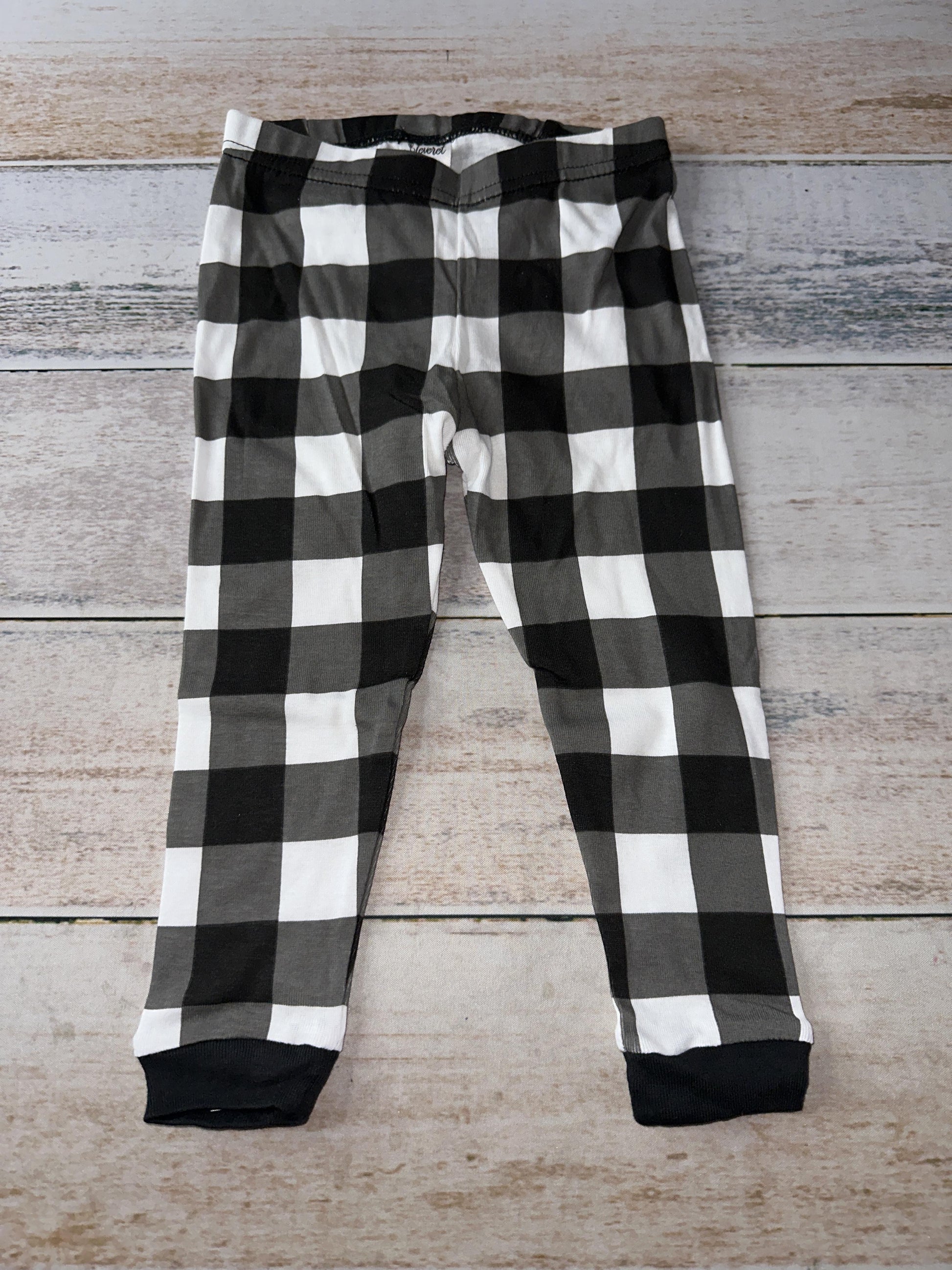 Leveret Unisex Black | White Pajamas Size: 18-24 months Black | White