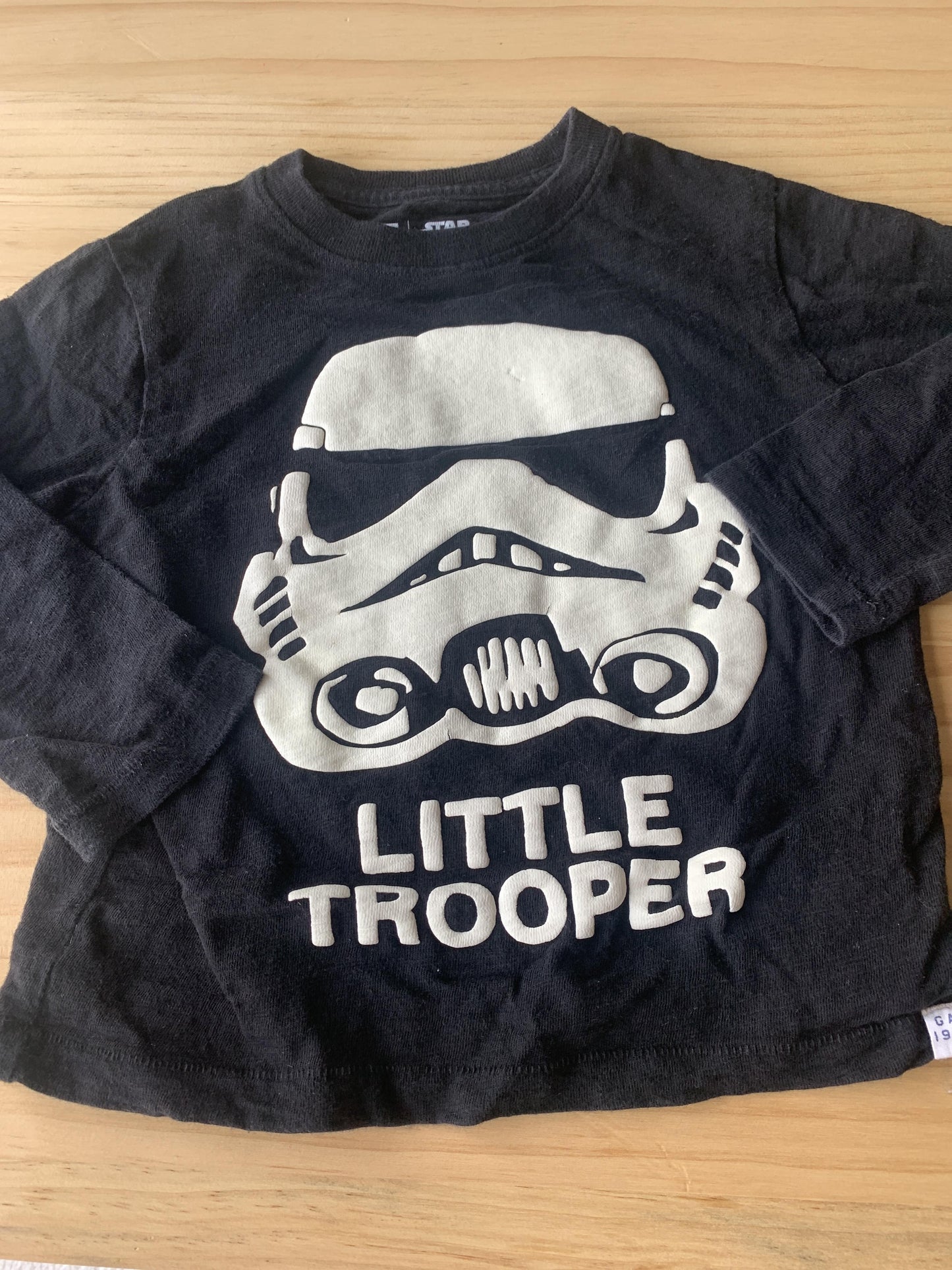 Boys Black | White Long Sleeve Shirt Size: 4T Black | White