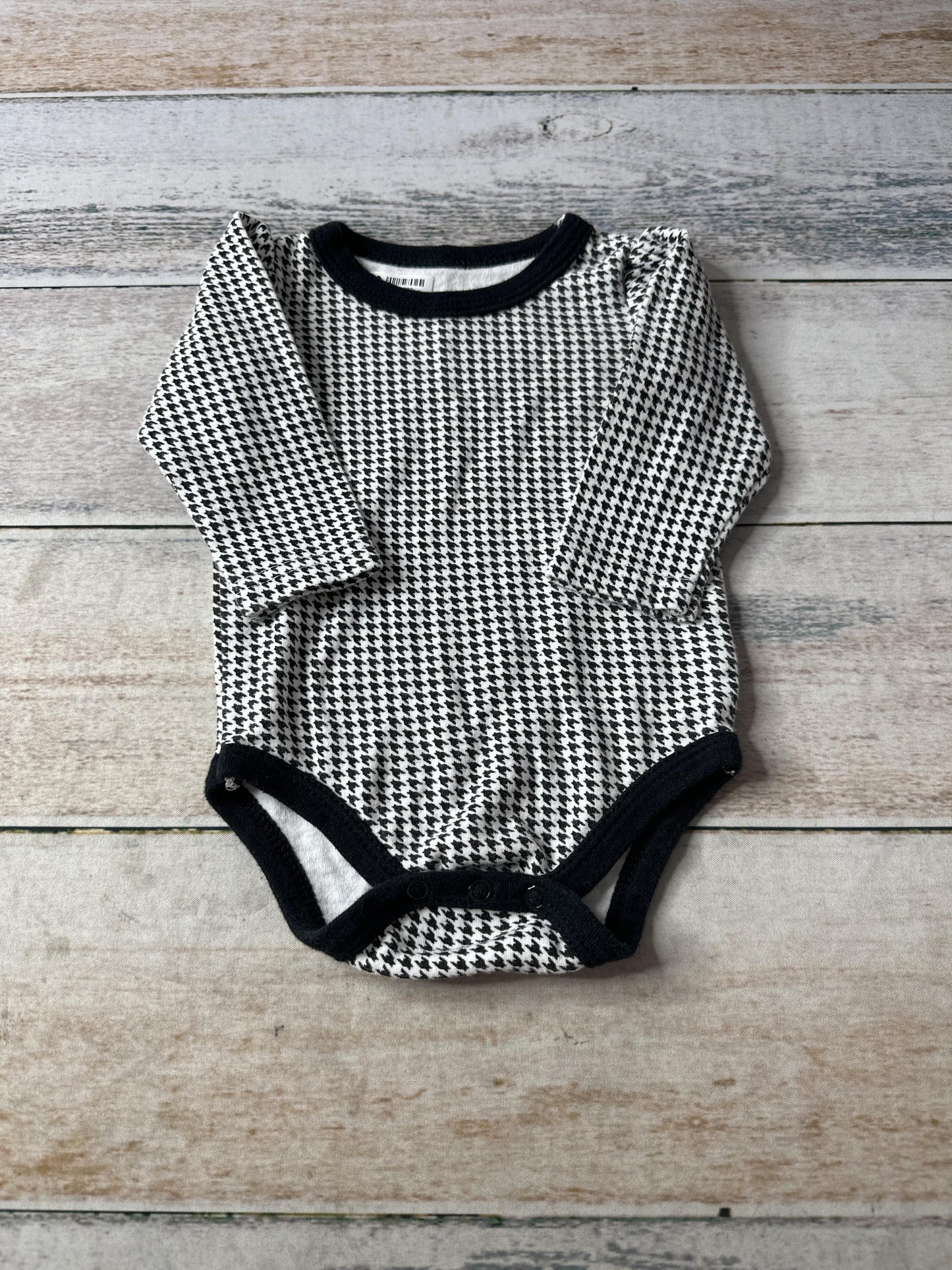 HB Girls Black | White Onesie Size: 0-3 months Black | White