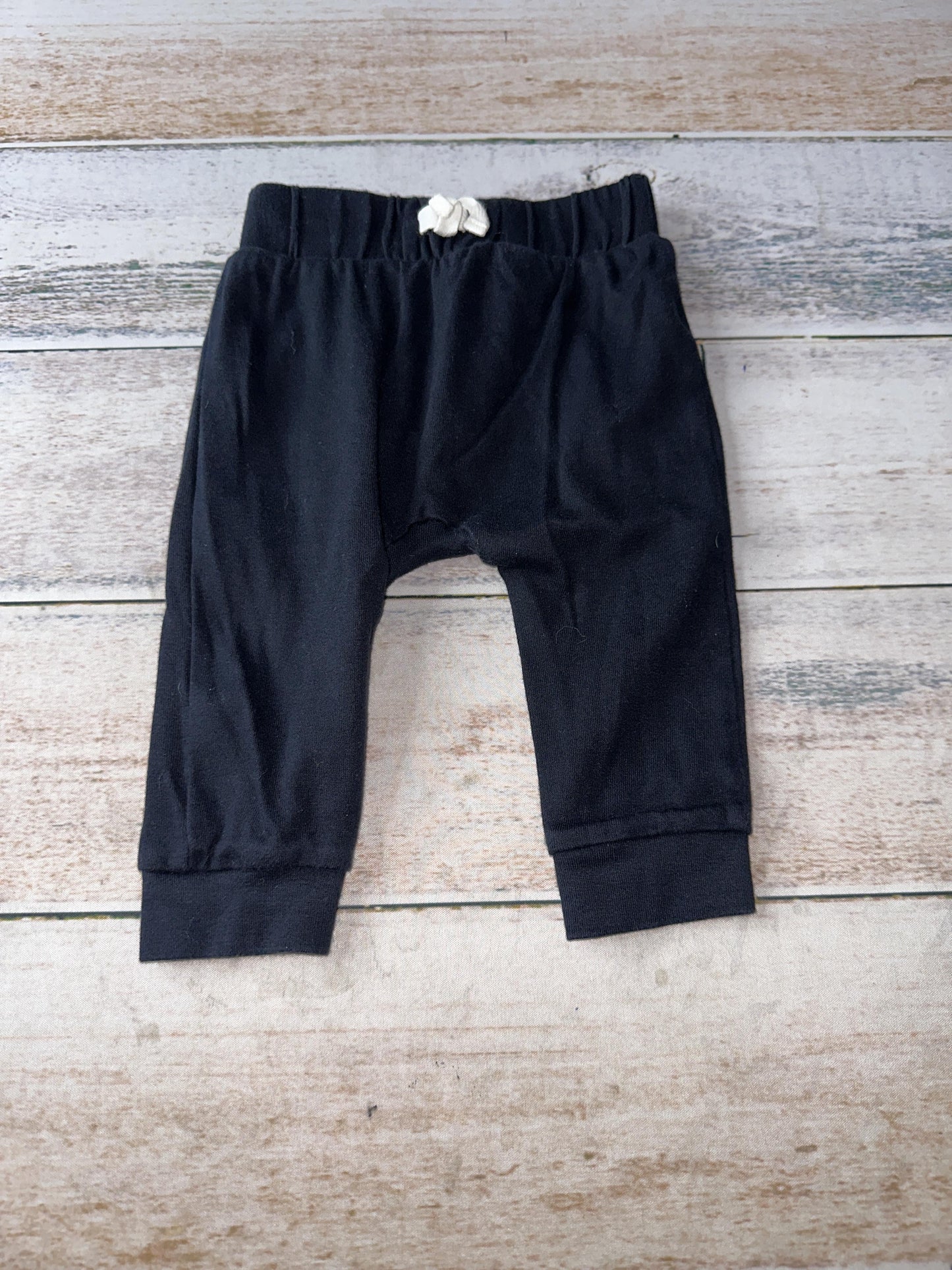 Gerber Unisex Black Pants Size: 6-9 months Black