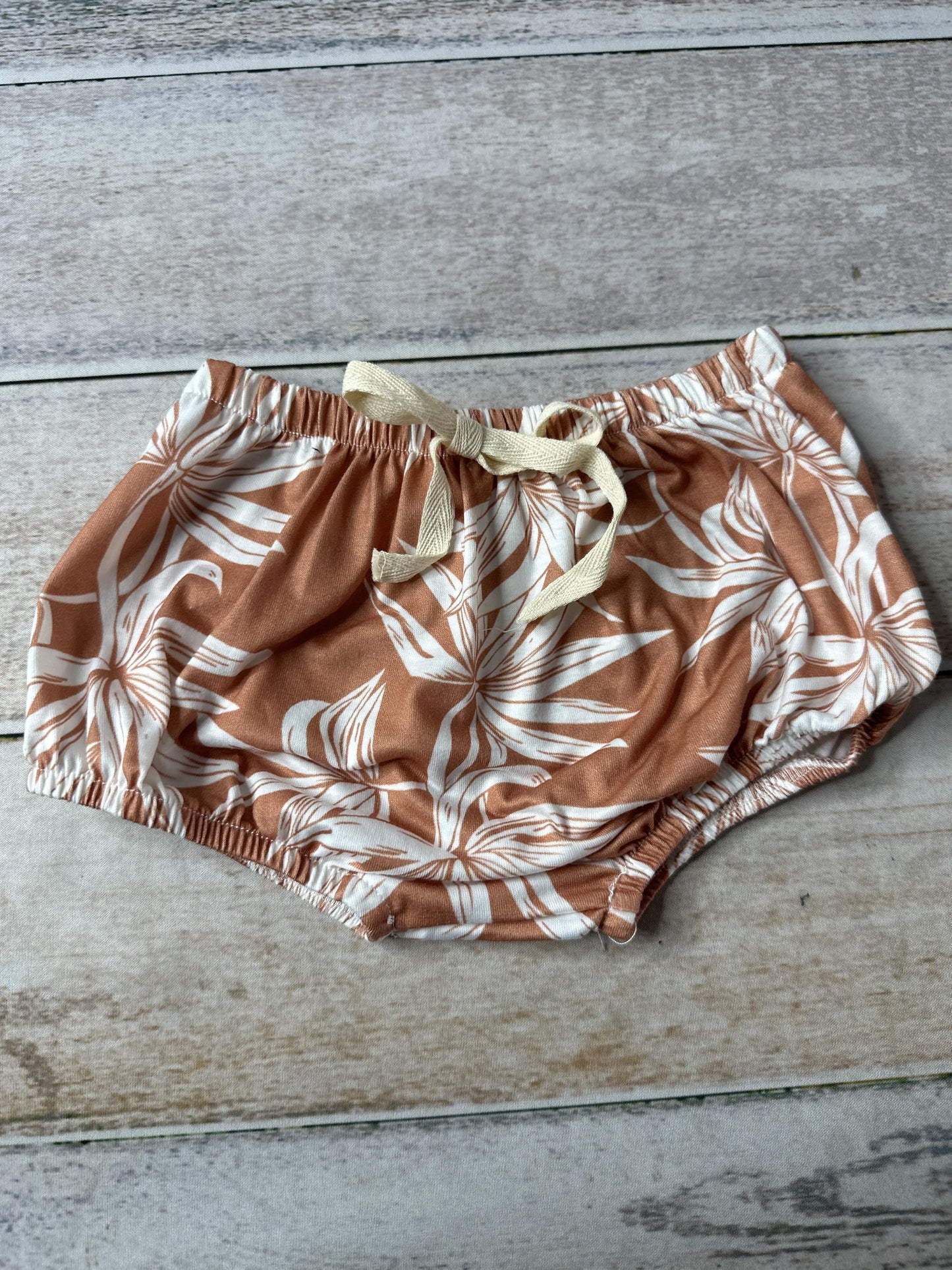 Girls Brown | White | Floral Shorts Size: 12-18 months Brown | White | Floral