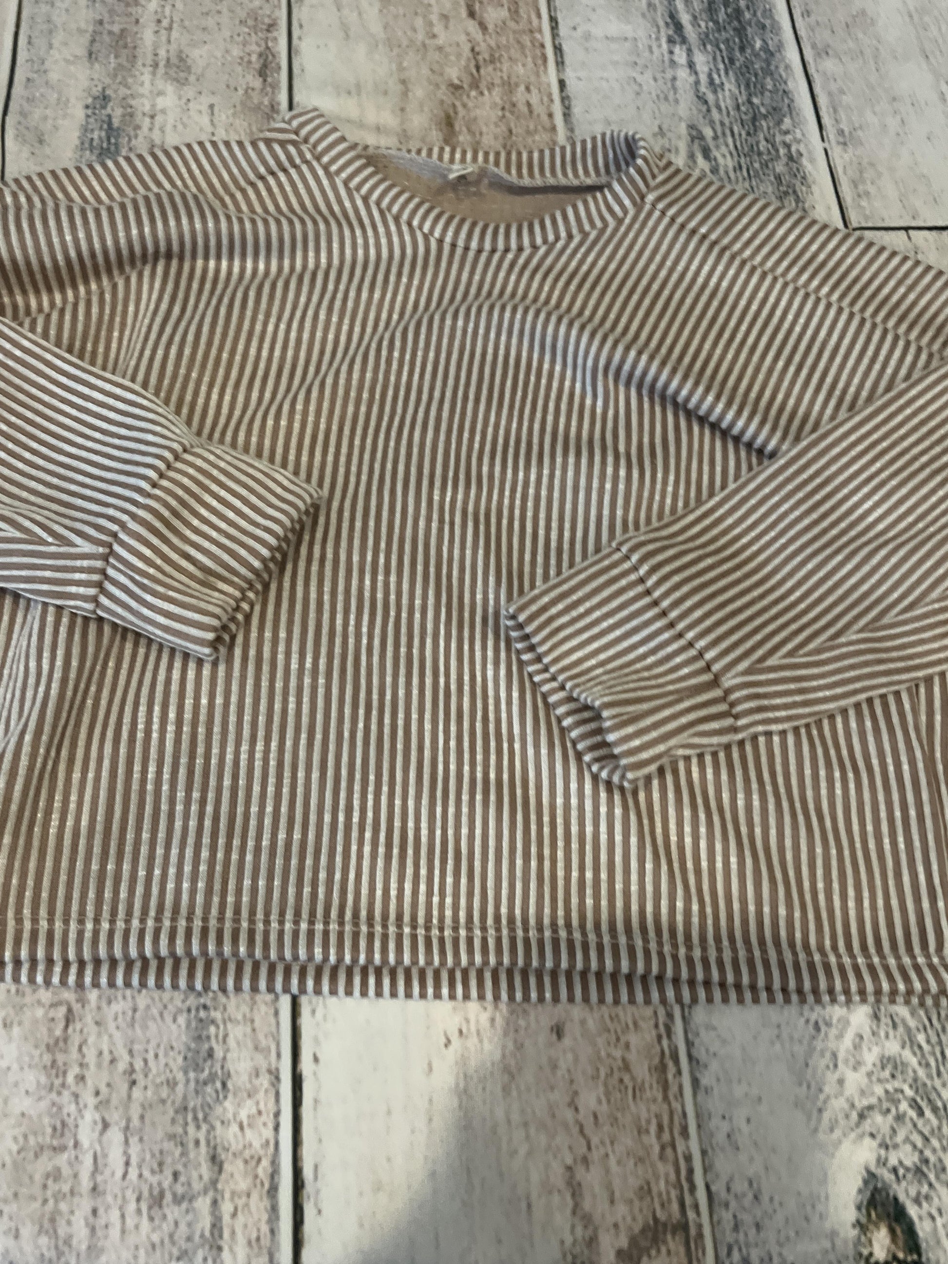 Little Lucca Love Girls Brown | White | Stripe Sweater Size: 4T Brown | White | Stripe