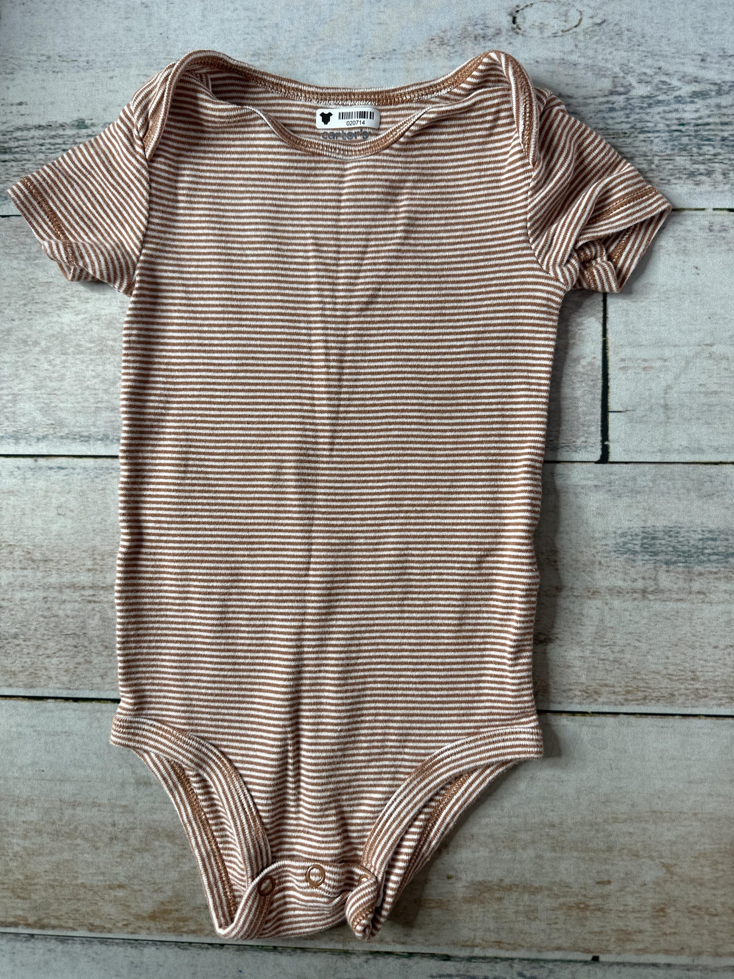Unisex Brown | White Onesie Size: 18 months Brown | White