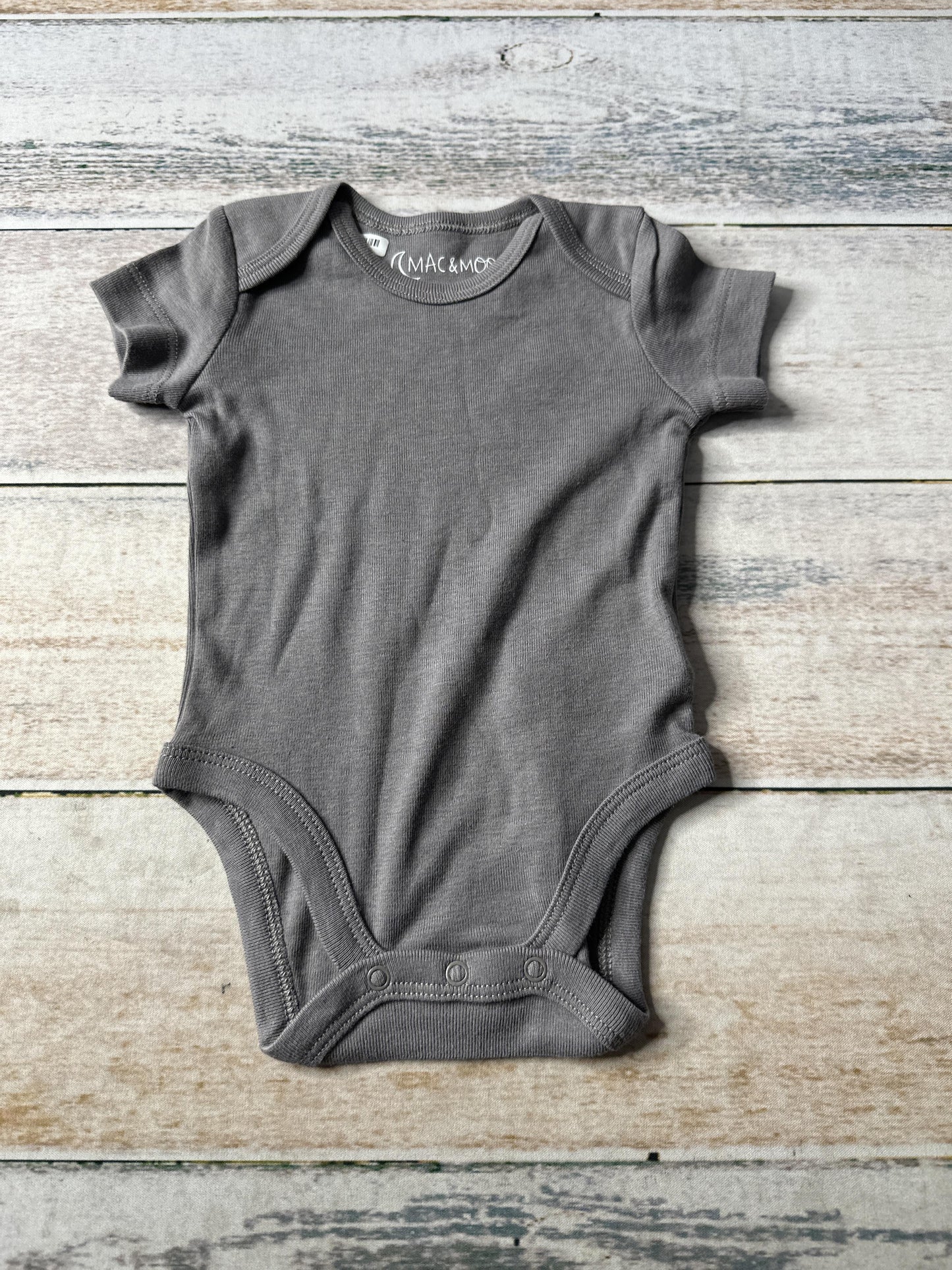 Mac and Moon Unisex Brown Onesie Size: 3 months Brown