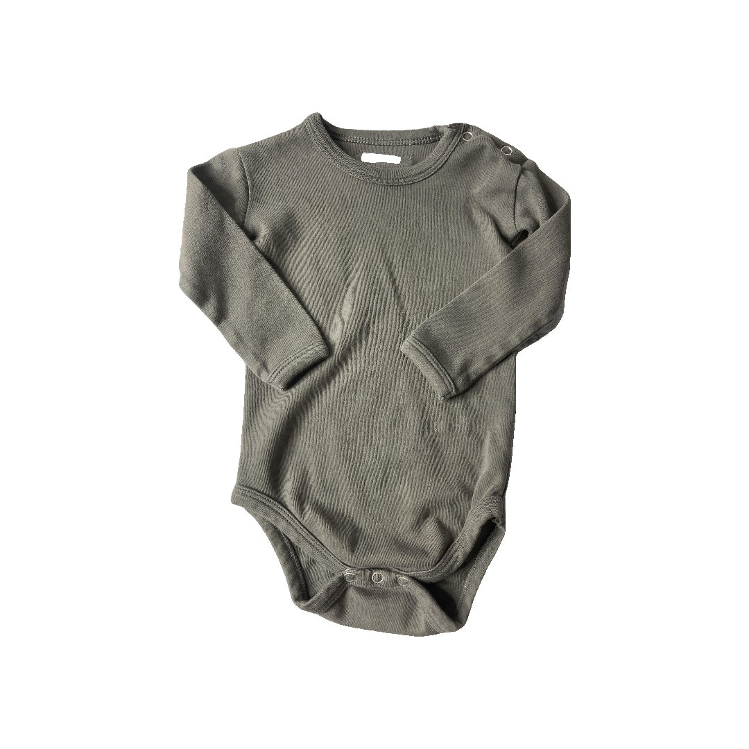 Loved Baby Unisex Brown Onesie Size: 9-12 Months Brown