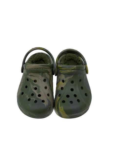 Crocs Boys Camo Fleece Shoes Size: 6-7 Little Kid Camo Fleece
