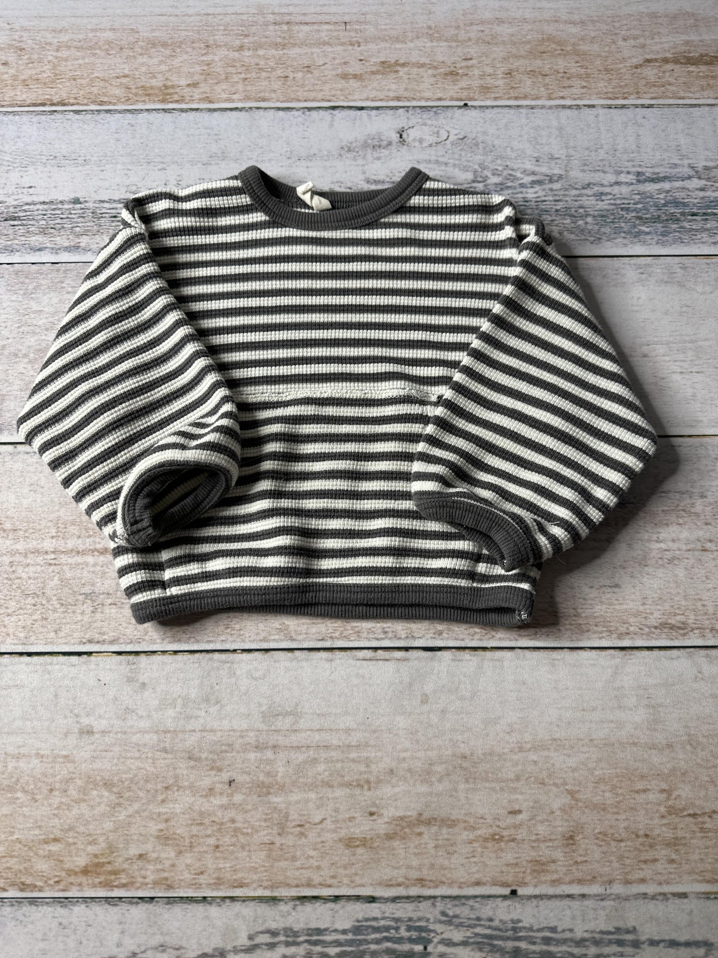 Quincy Mae Unisex cream | Grey Long Sleeve Shirt Size: 6-12 months cream | Grey