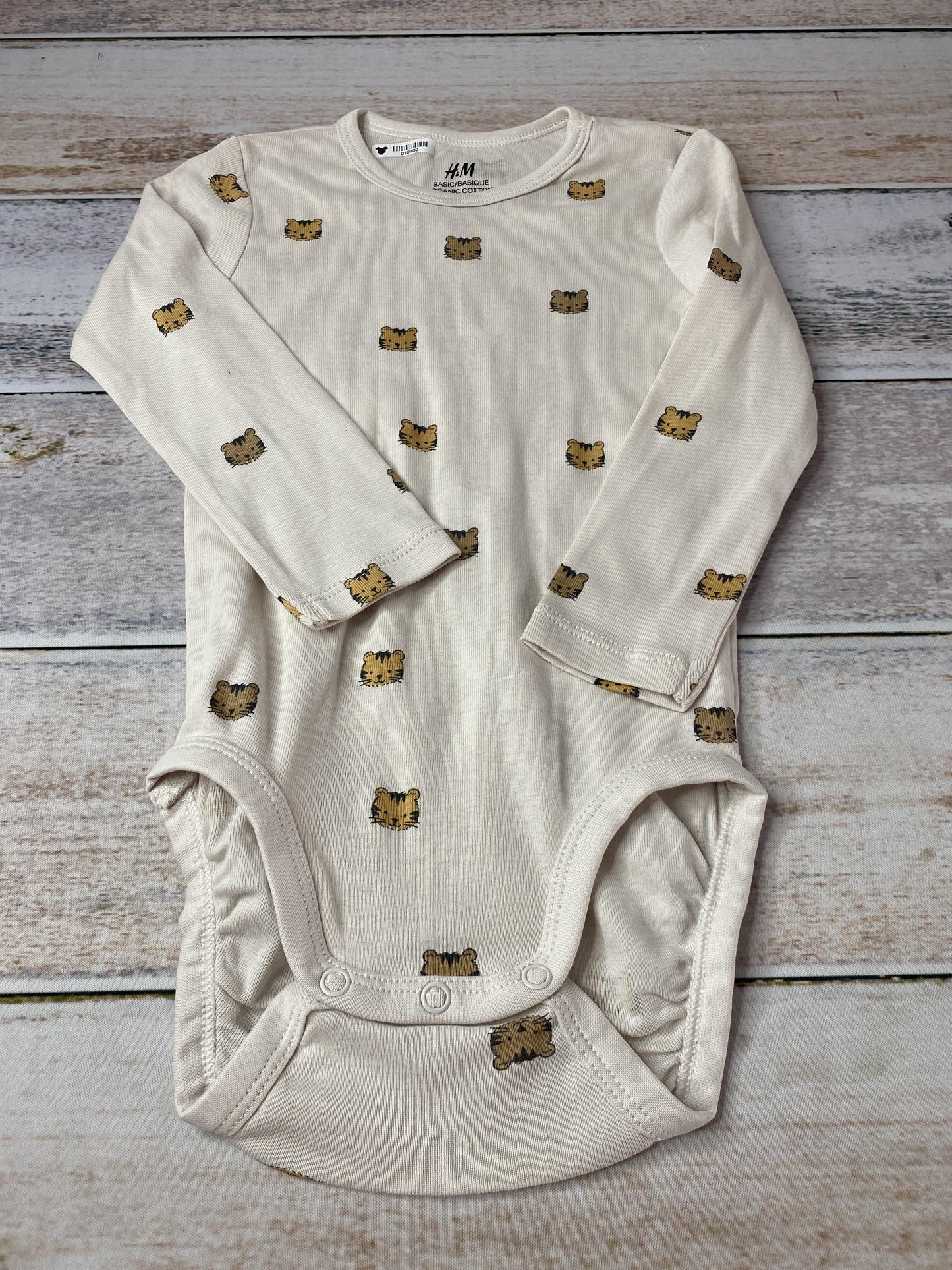 H&M Unisex cream | lions Onesie Size: 18 months cream | lions