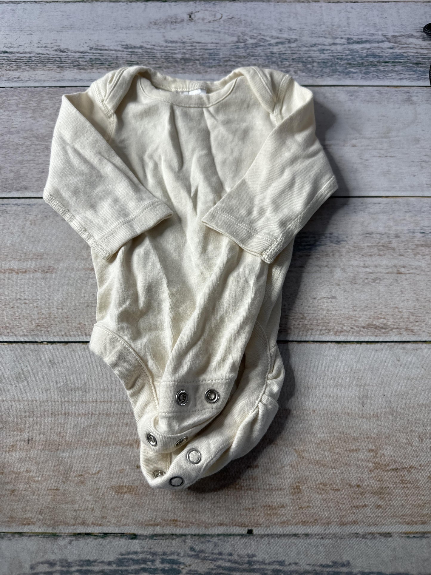 Hanna Andersson Girls cream Onesie Size: 0-3 months cream