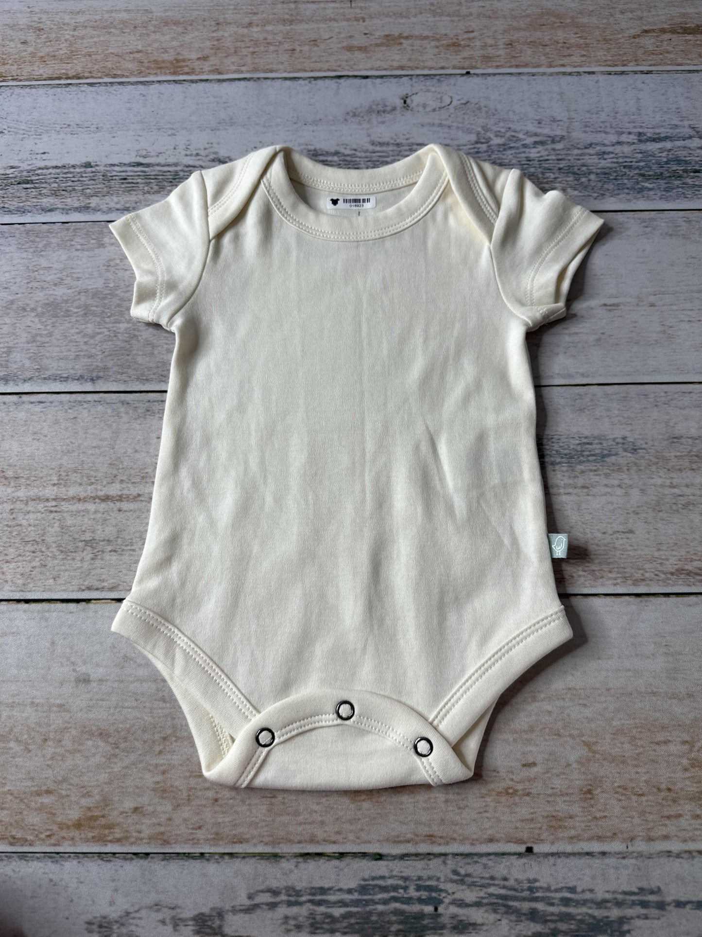 Finn + Emma Unisex cream Onesie Size: 3-6 months cream