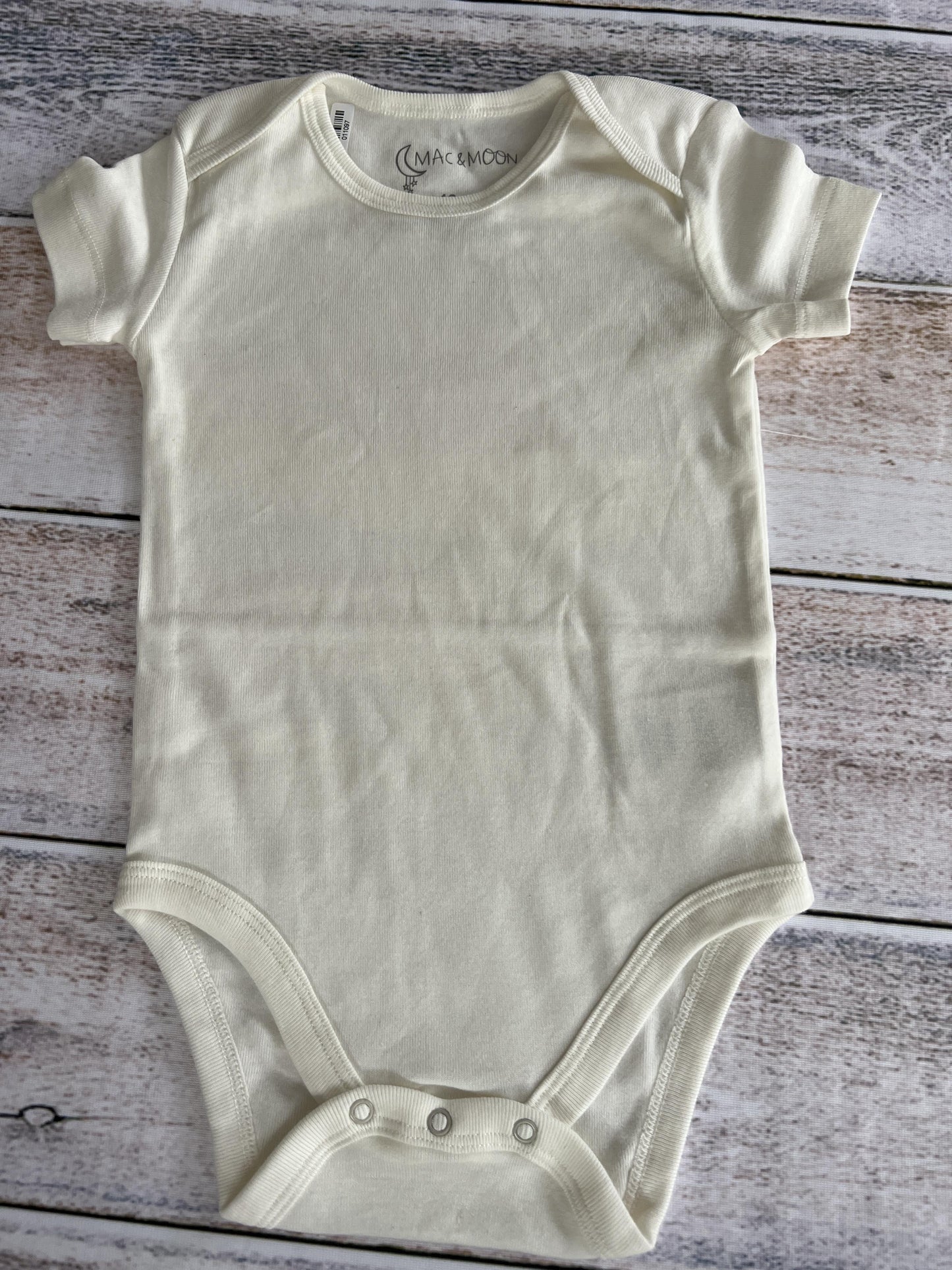 Mac and Moon Unisex cream Onesie Size: 18 months cream