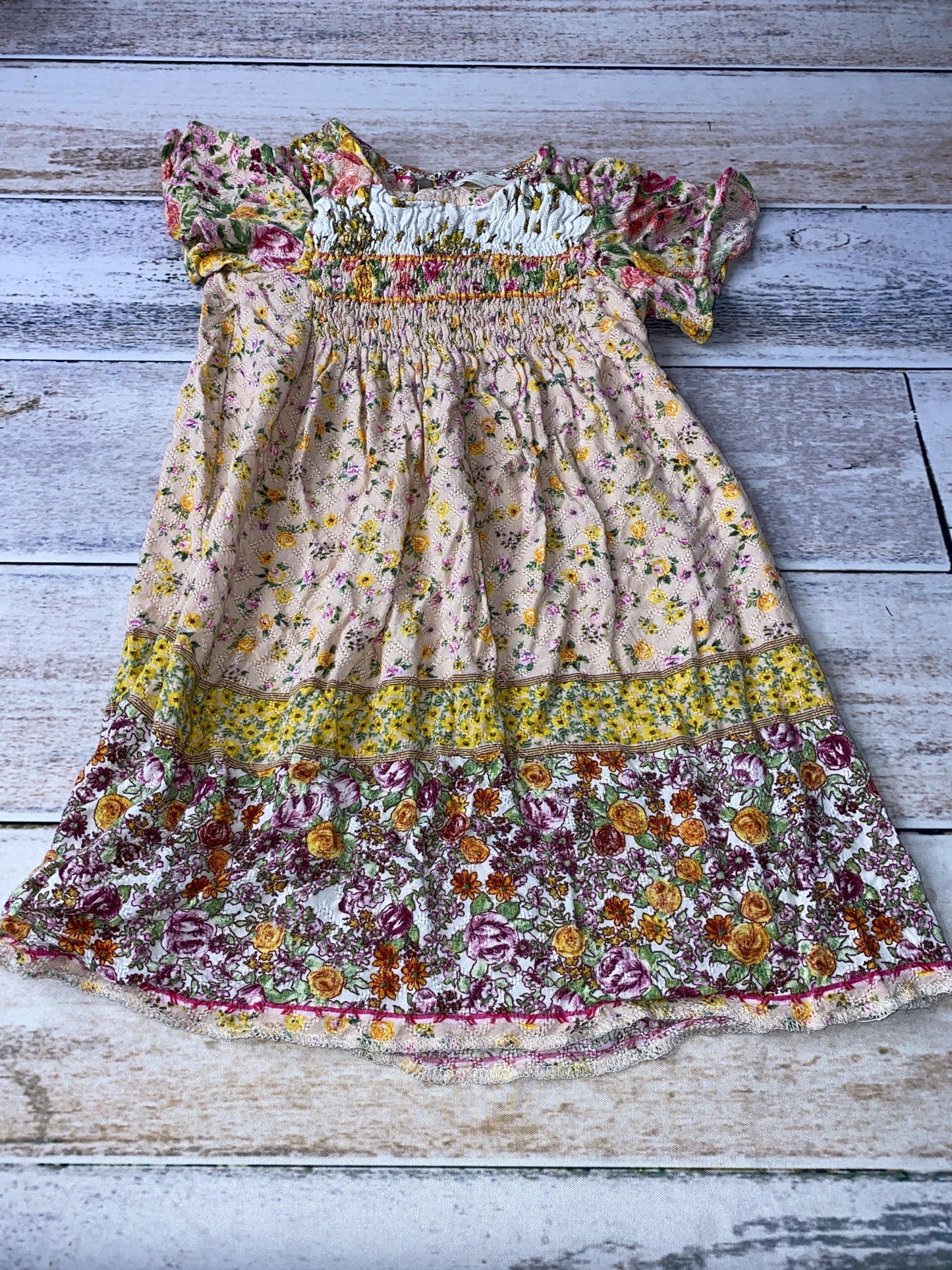 Zara Girls Flowers Dress Size: 4T Flowers
