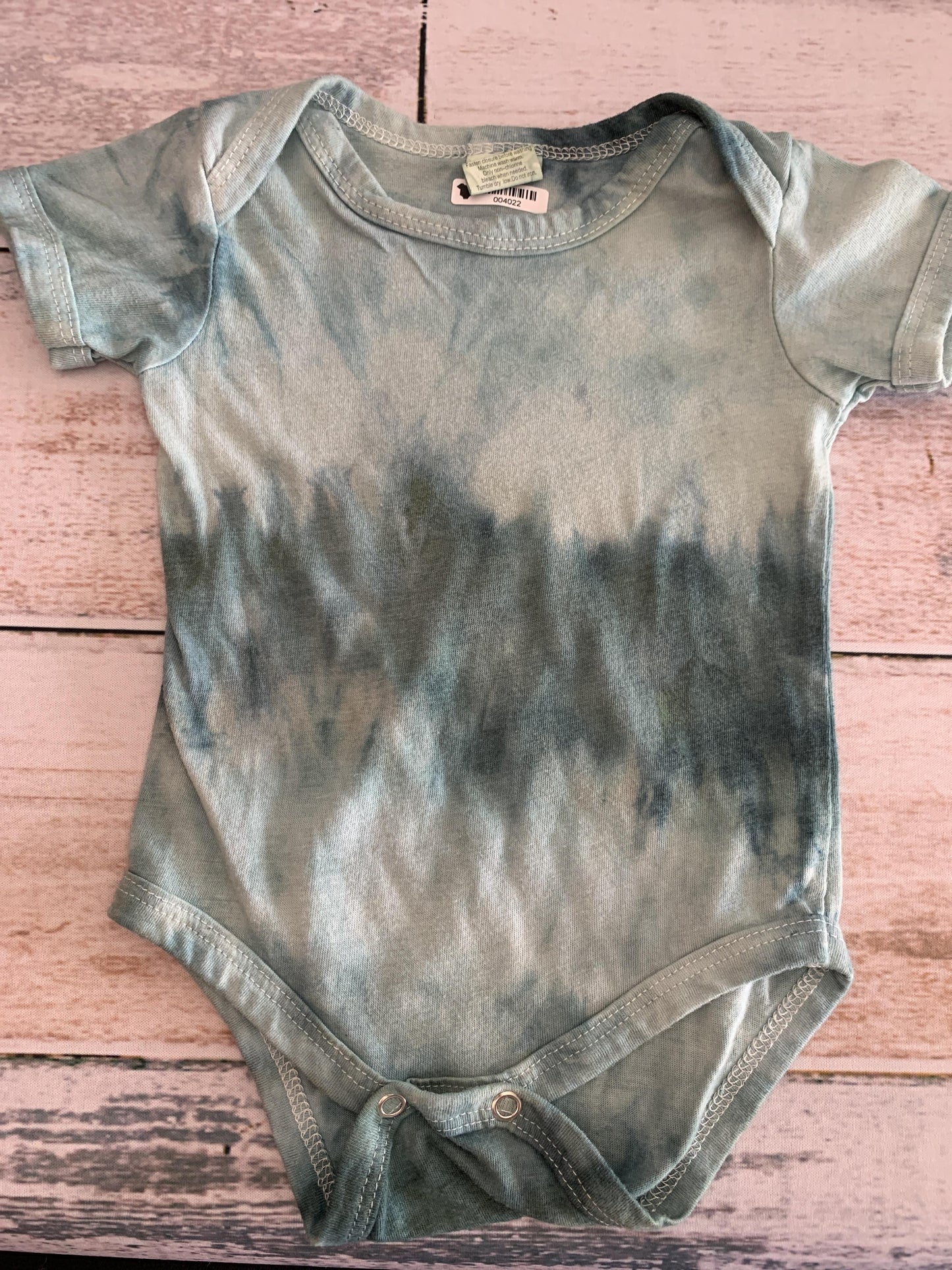 Boys Forest Green | Tie Dye Onesie Size: 0-3 months Forest Green | Tie Dye