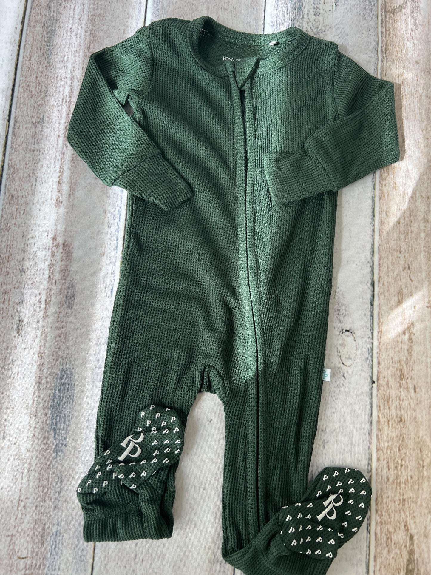 Posh Peanut Unisex Forest Green Pajamas Size: 6-9 months Forest Green