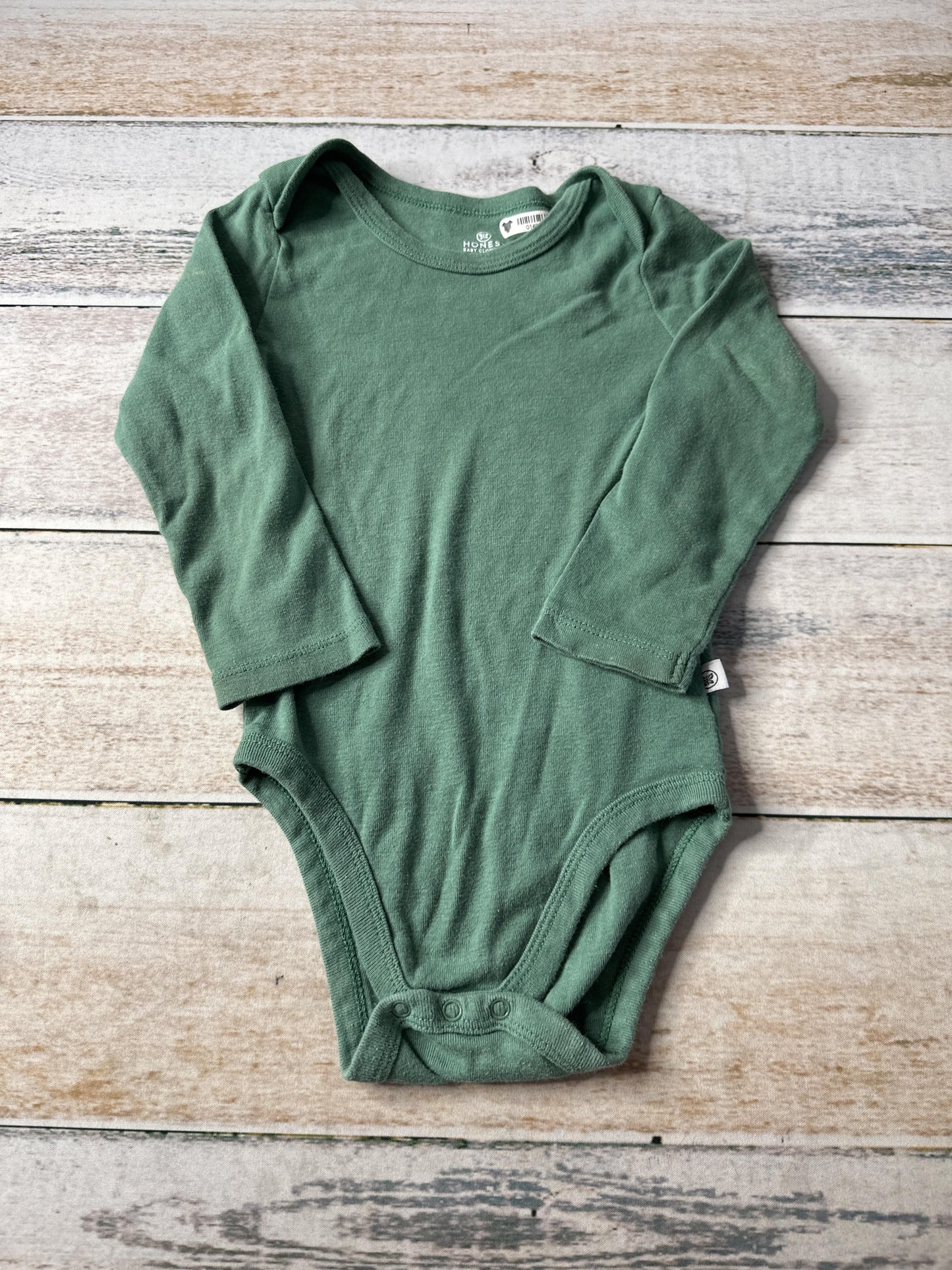 Honest Co Unisex Forest Green Onesie Size: 18 months Forest Green