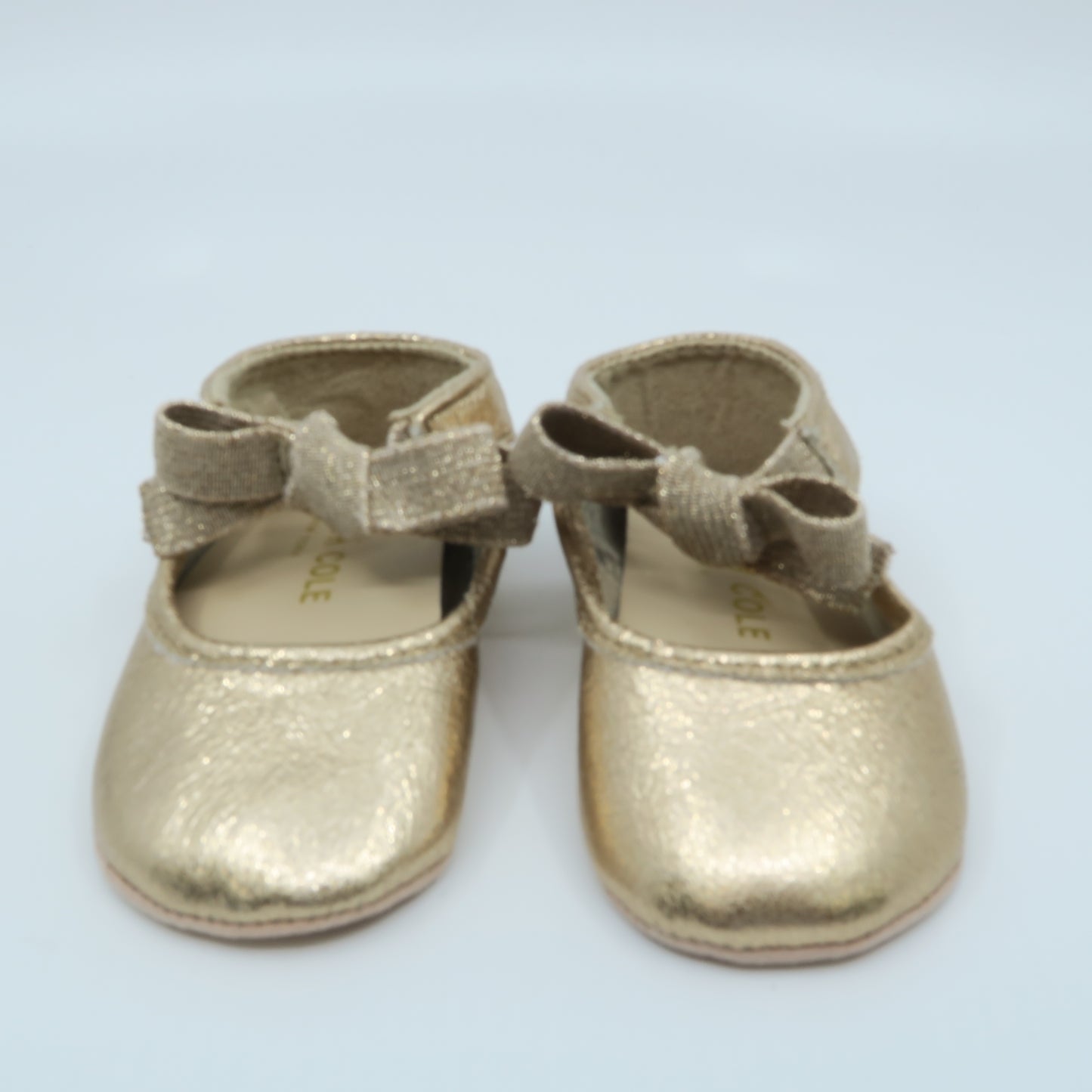 Kenneth Cole Girls Gold Shoes Size: 2 Infant Gold