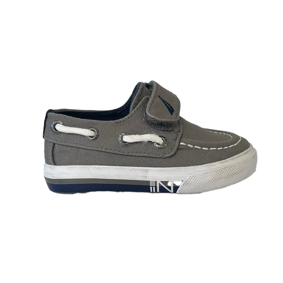 Nautica Boys Gray Shoes Size: 5T Gray