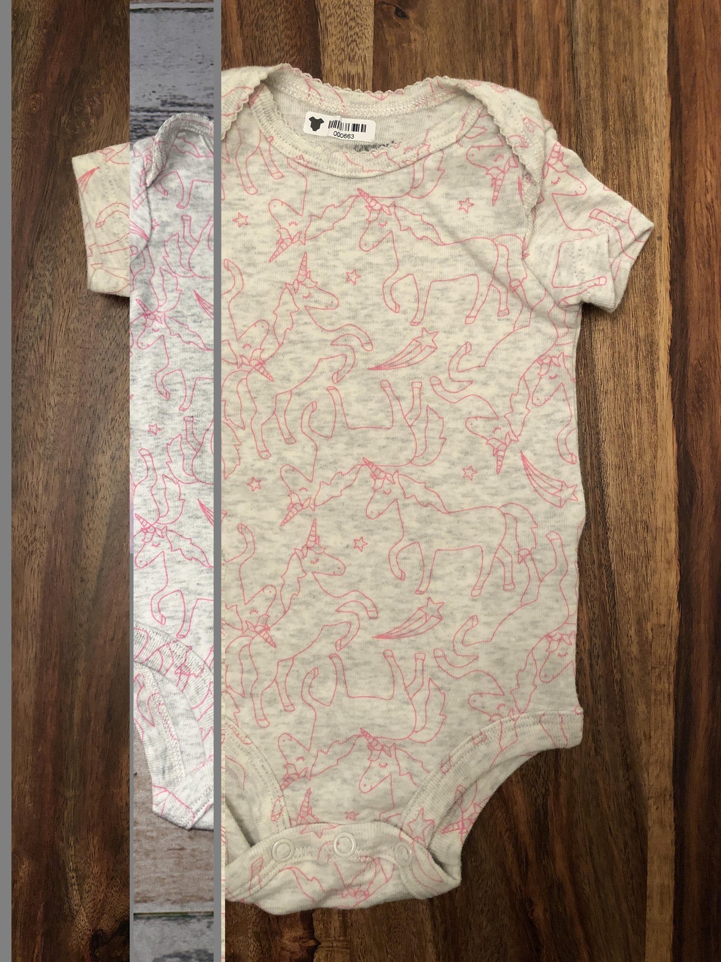 Carters Girls Grey | animals Onesie Size: 3 months Grey | animals