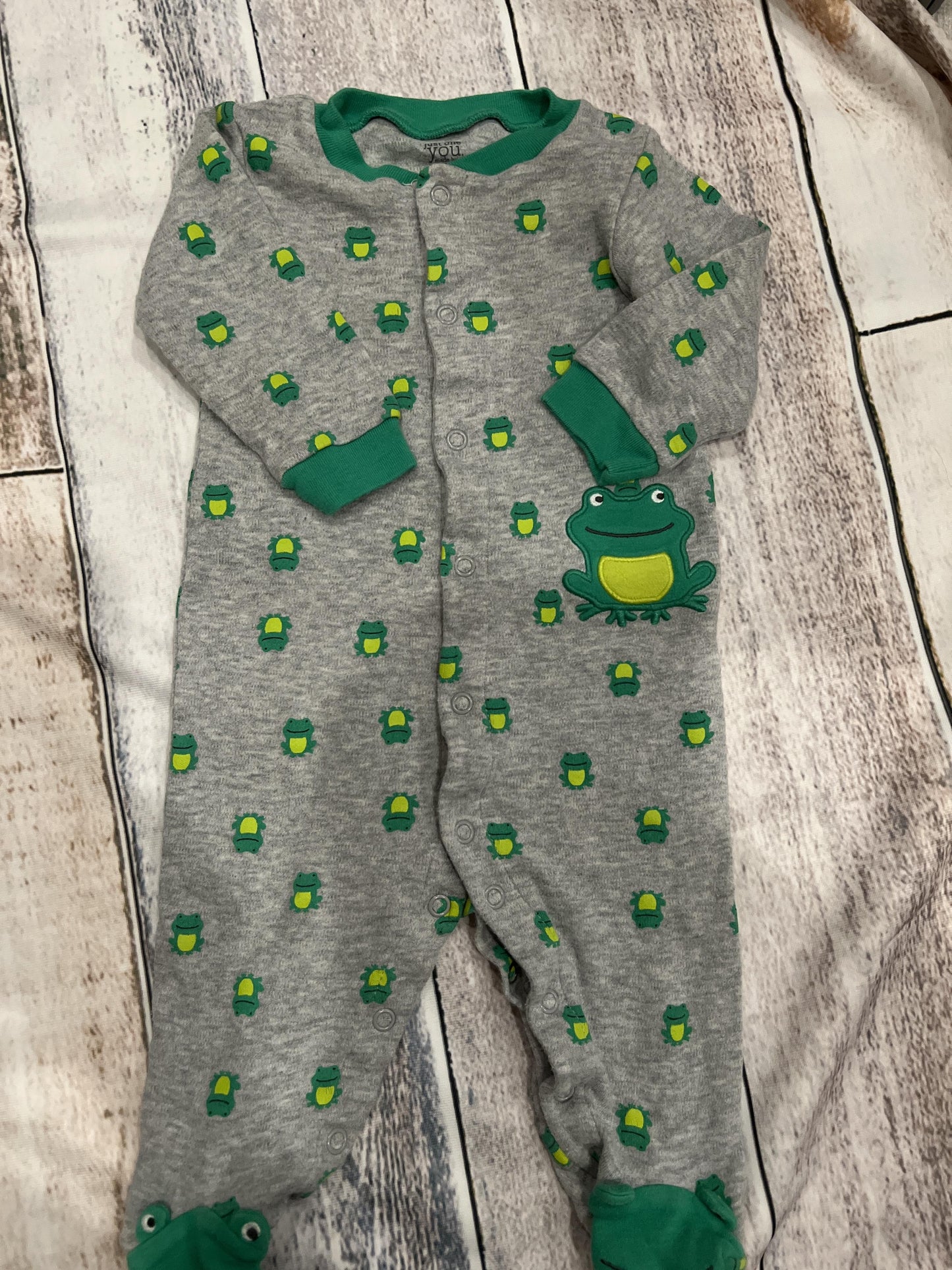 Boys Grey | Army Green Pajamas Size: 9 months Grey | Army Green