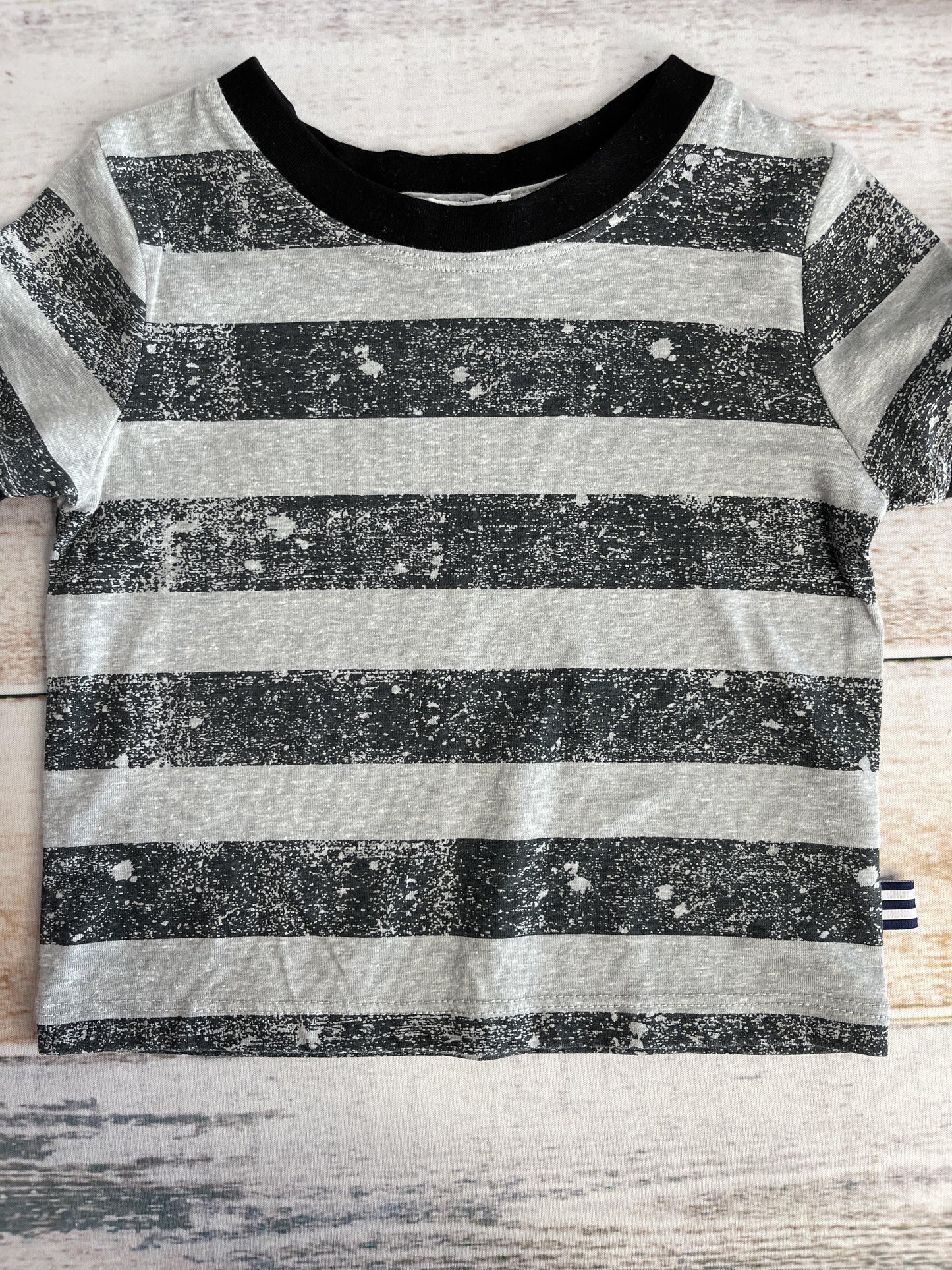Splendid Boys Grey | Black | Stripe T-Shirt Size: 12-18 months Grey | Black | Stripe