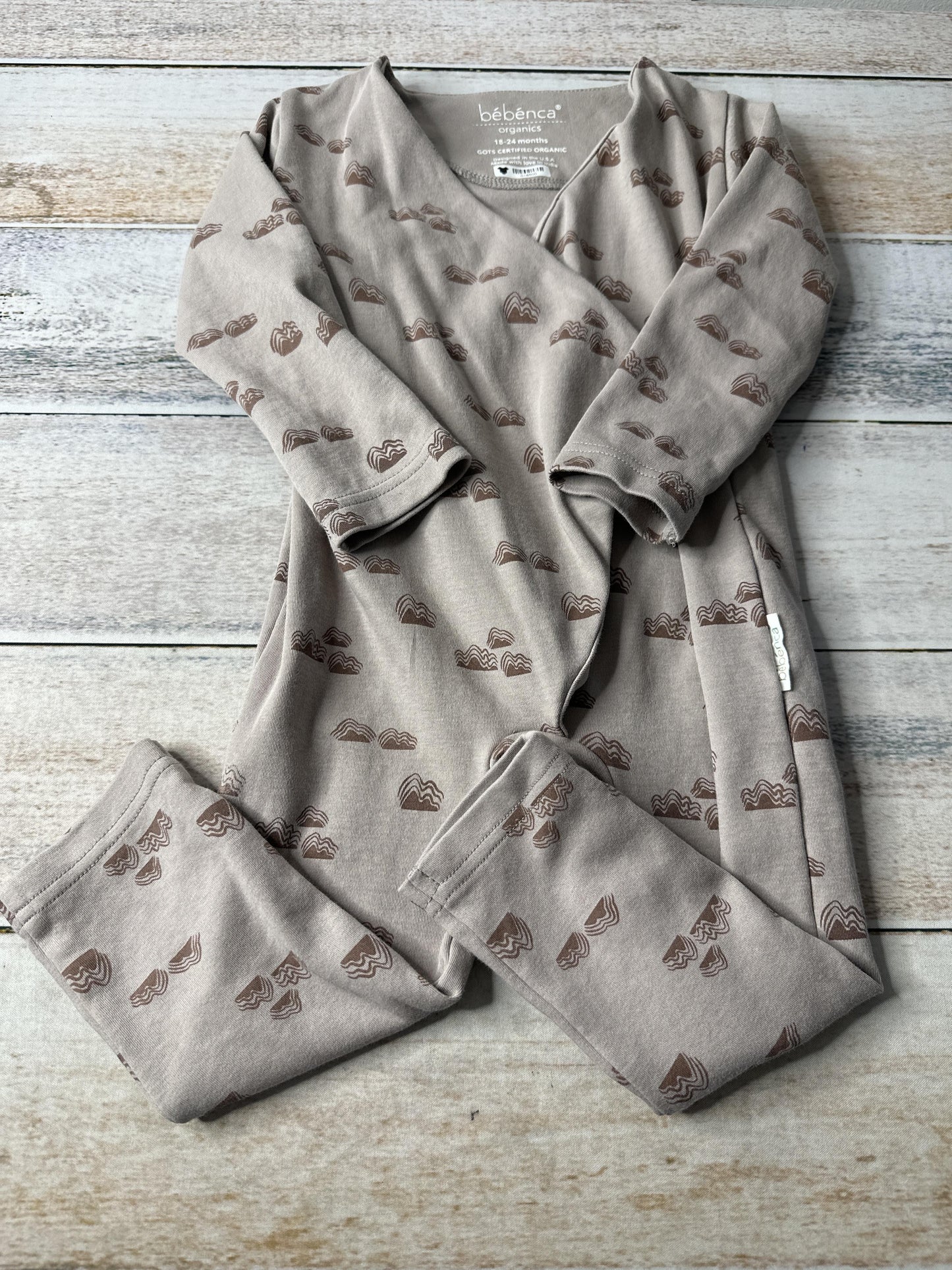 Bebenca Unisex Grey | Brown | Graphic Long Sleeve Outfit Size: 18-24 months Grey | Brown | Graphic