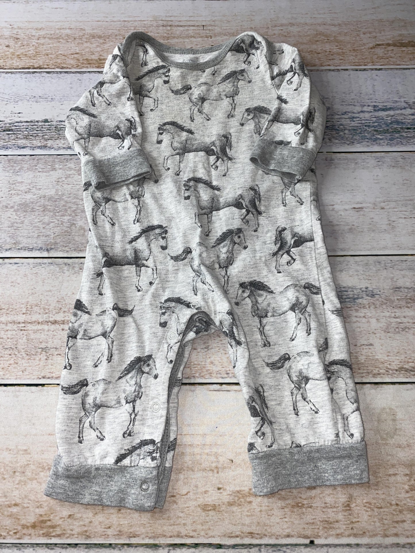 Old Navy Boys Grey | Horses Long Sleeve Outfit Size: 3-6 months Grey | Horses