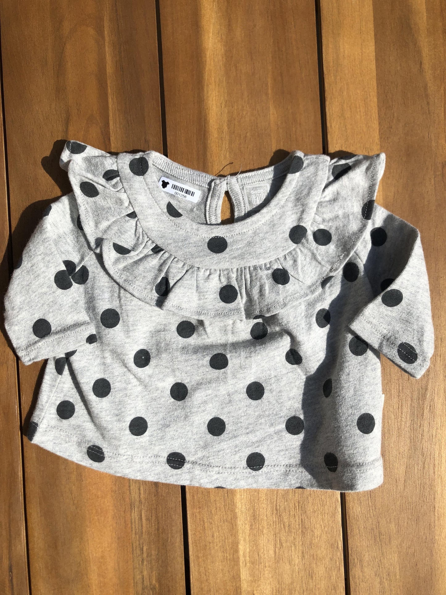 Gap Girls Grey | polka dot T-Shirt Size: Newborn Grey | polka dot