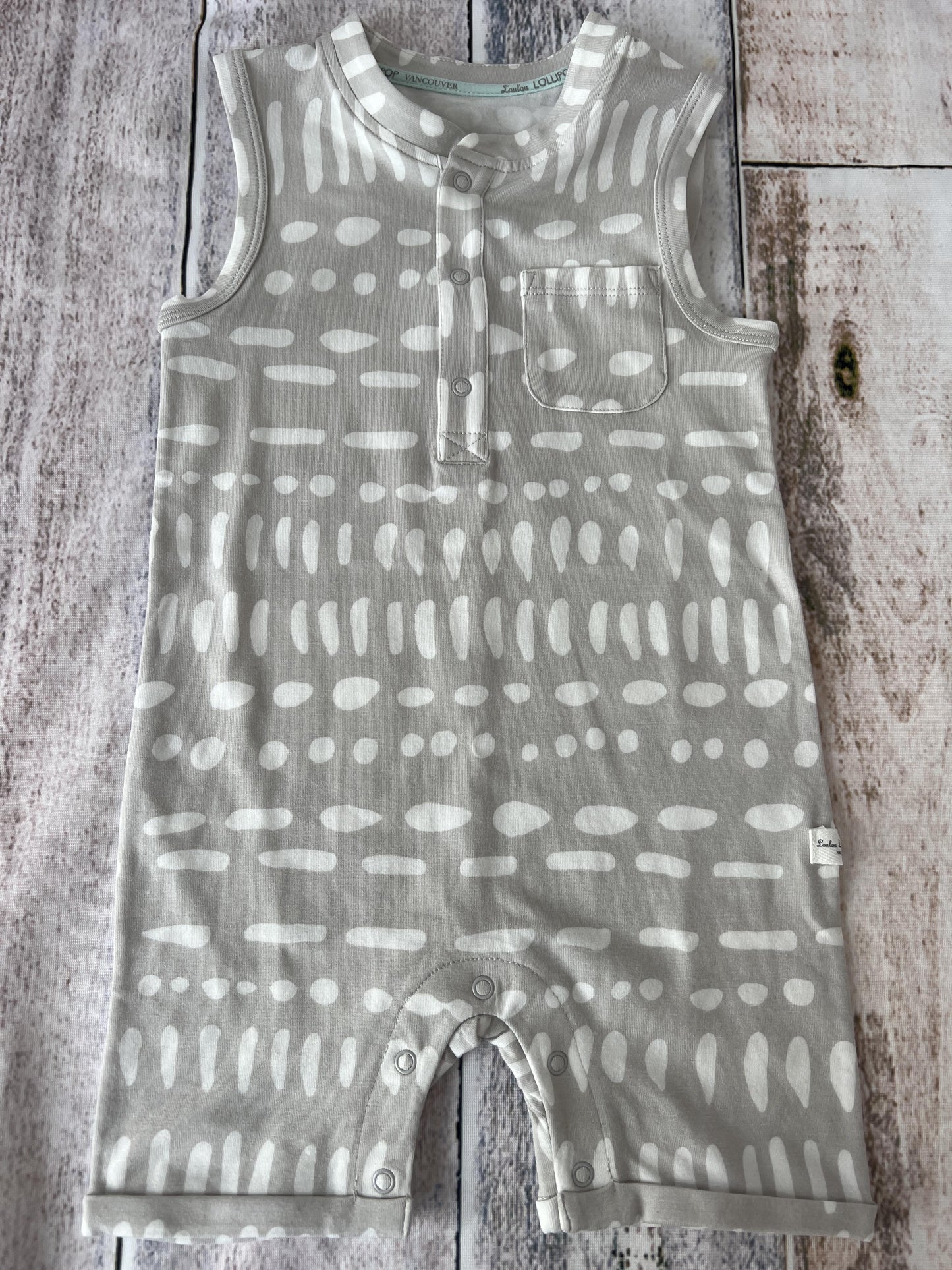 Loulou Lollipop Unisex Grey | White | Pattern Romper Size: 12-18 months Grey | White | Pattern