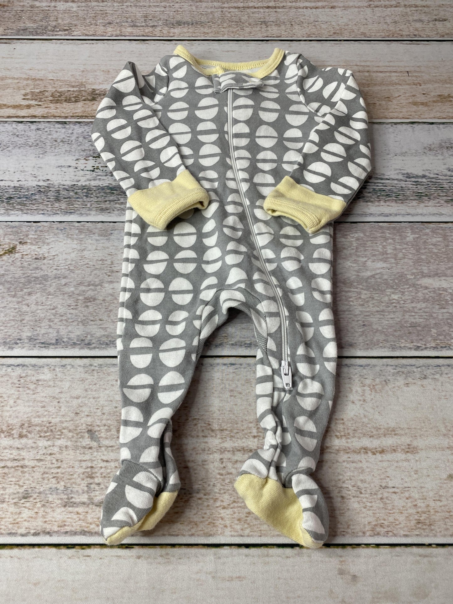 Cloud Island Boys Grey | White | Pattern Pajamas Size: Newborn Grey | White | Pattern
