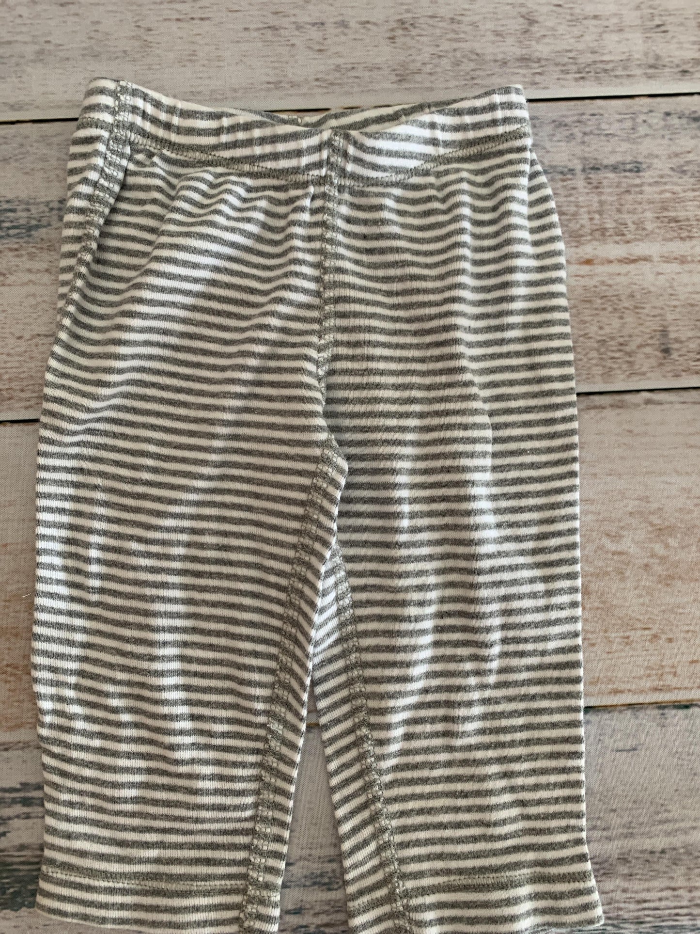 Burt's Bees Boys Grey | White | Stripe Pants Size: 0-3 months Grey | White | Stripe