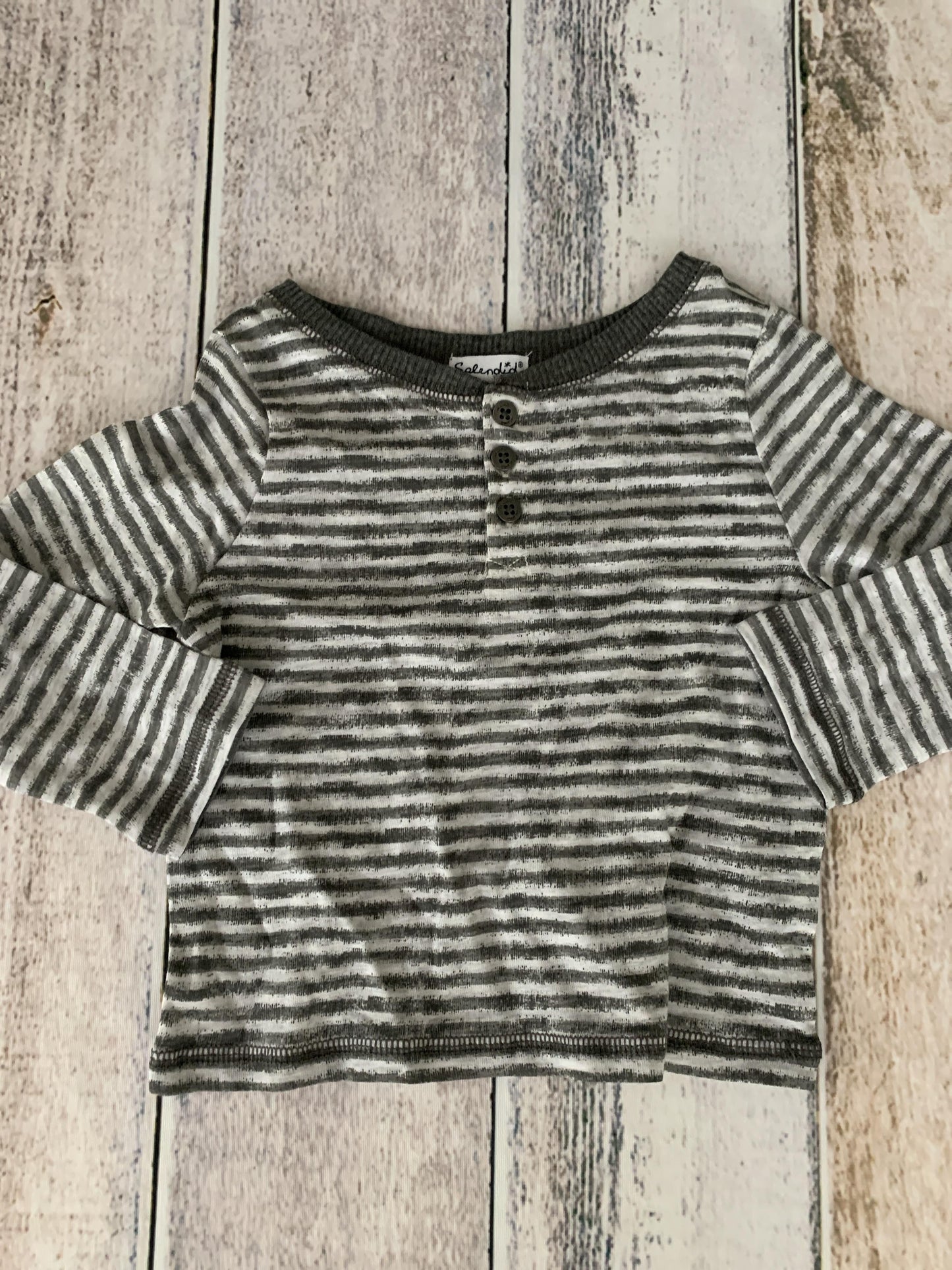 Splendid Boys Grey | White | Stripe Long Sleeve Shirt Size: 12-18 months Grey | White | Stripe