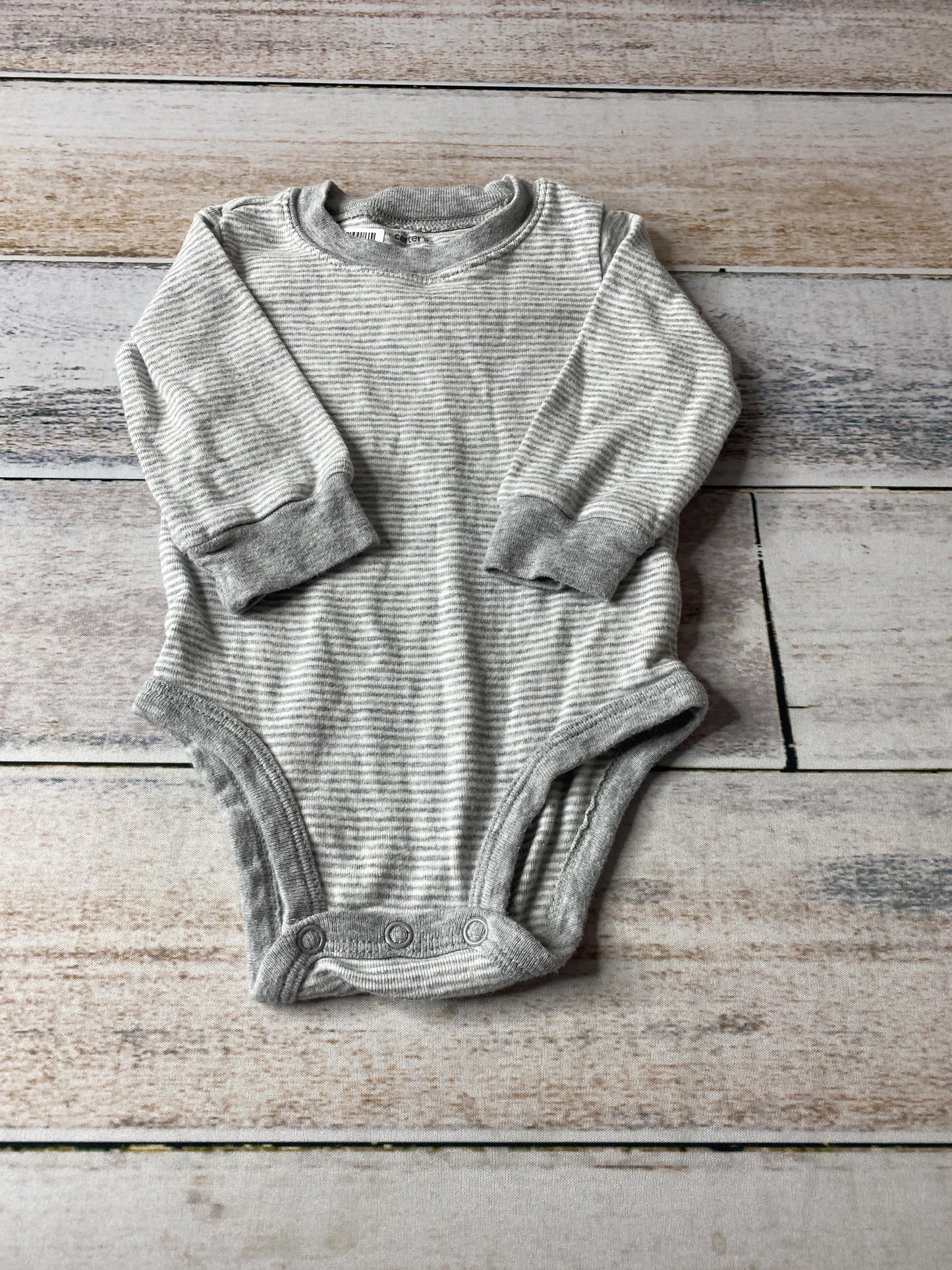 Carters Unisex Grey | White | Striped Onesie Size: 6 months Grey | White | Striped