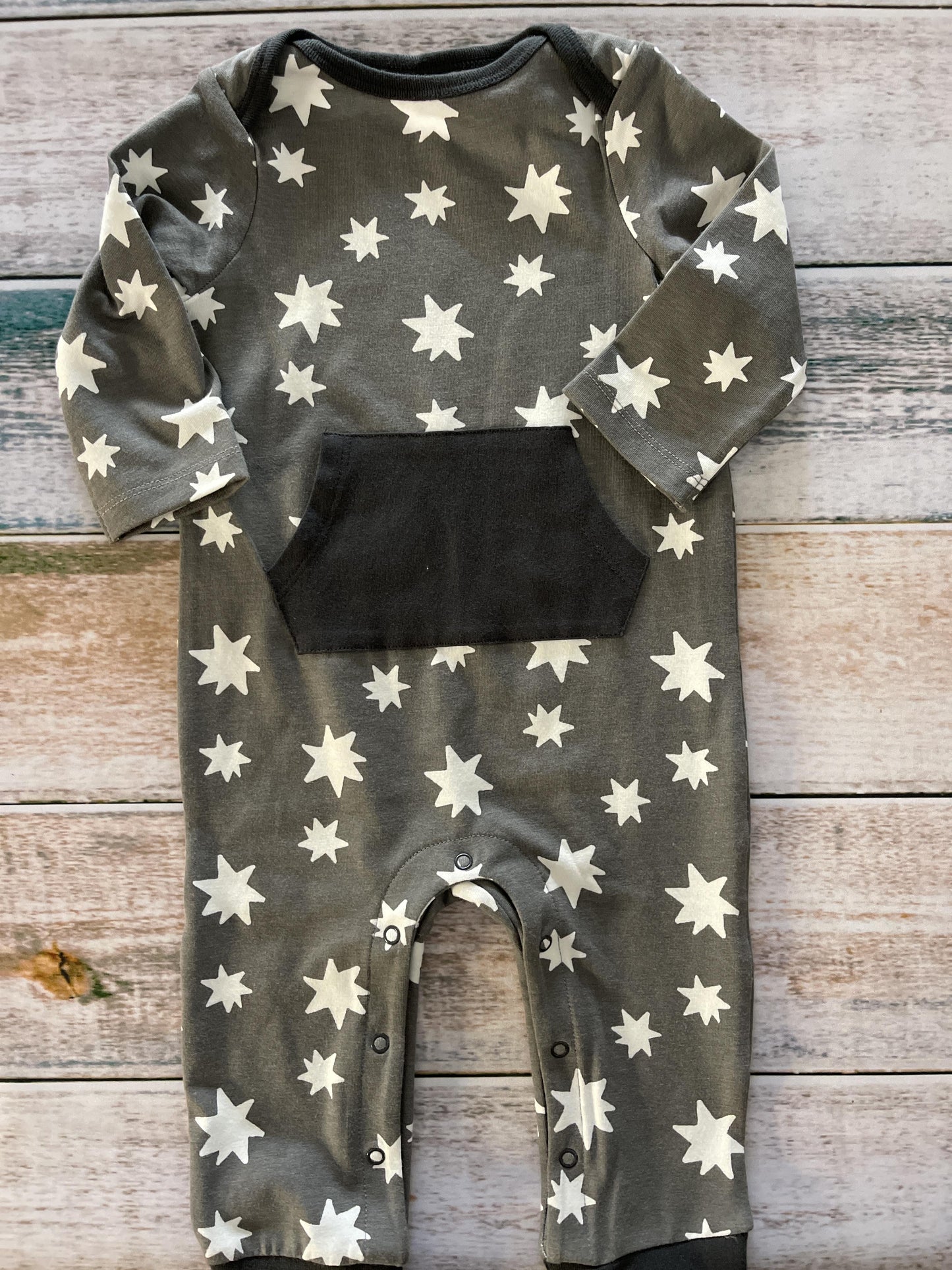 Cat & Jack Boys Grey | White Long Sleeve Outfit Size: 6-9 months Grey | White