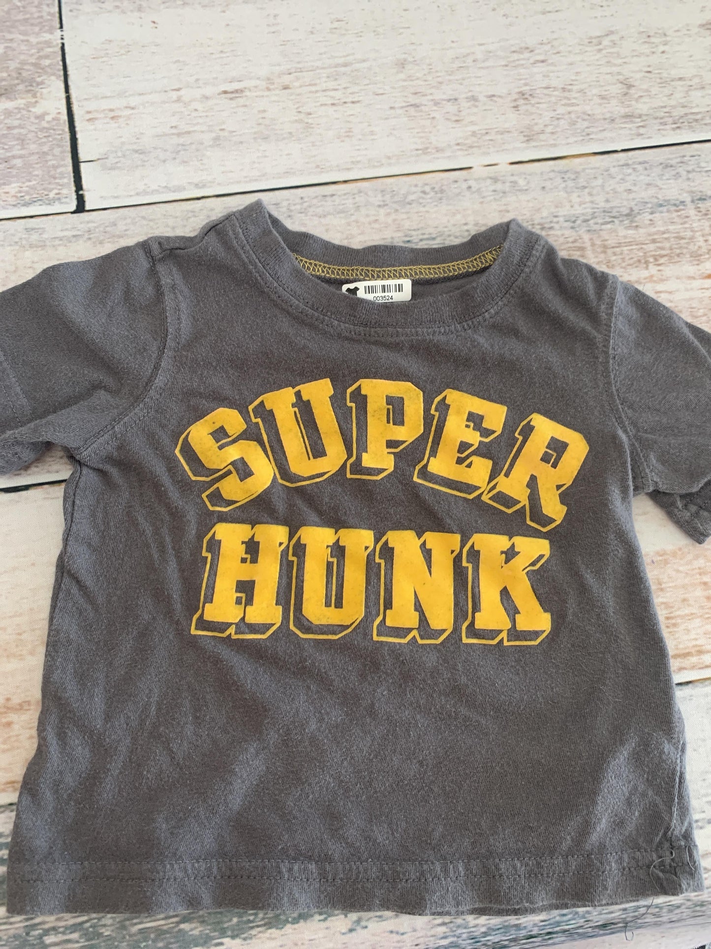 Boys Grey | Yellow | Graphic T-Shirt Size: 12 months Grey | Yellow | Graphic
