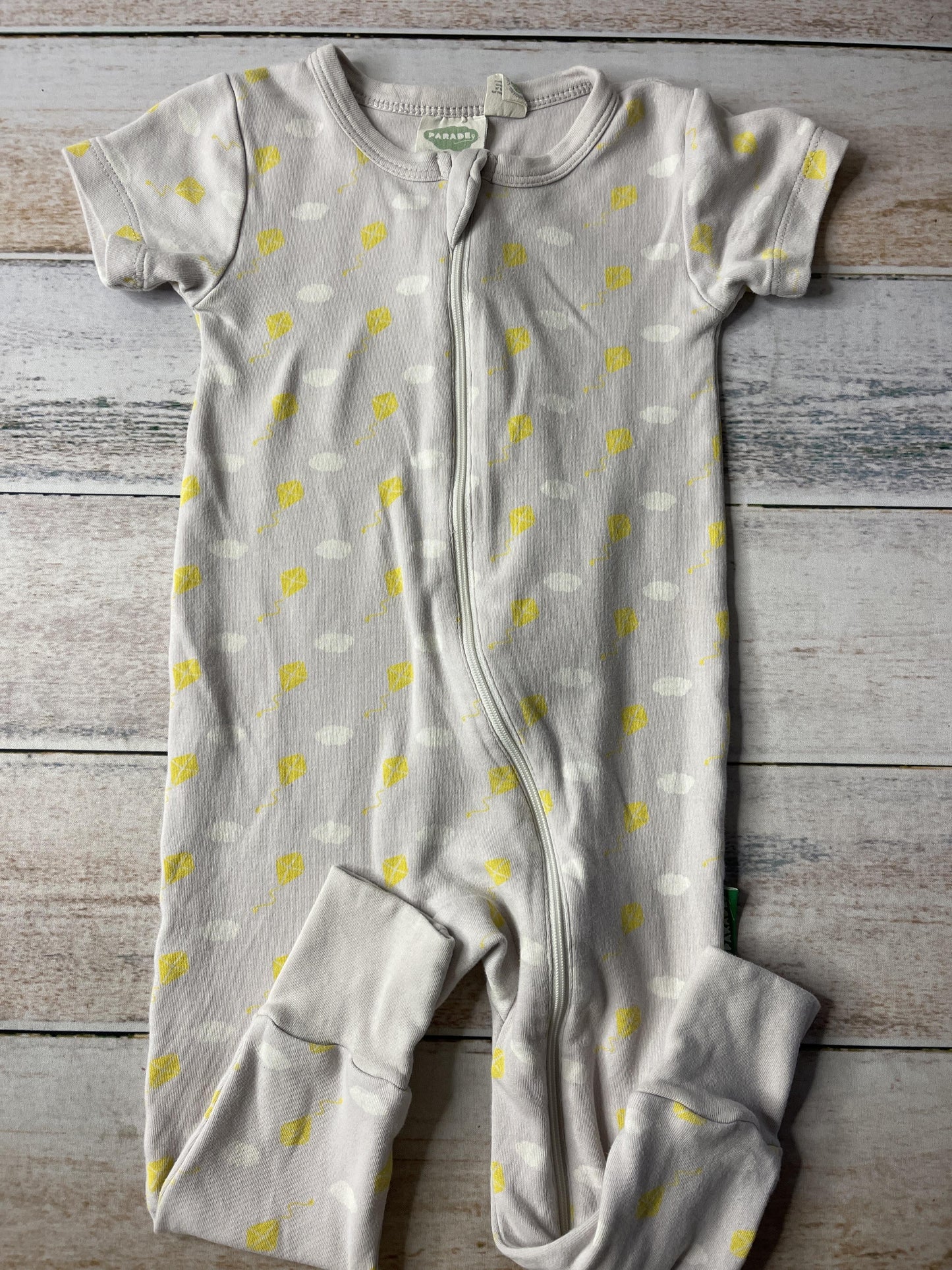 Parade Unisex Grey | Yellow | White Romper Size: 18-24 months Grey | Yellow | White