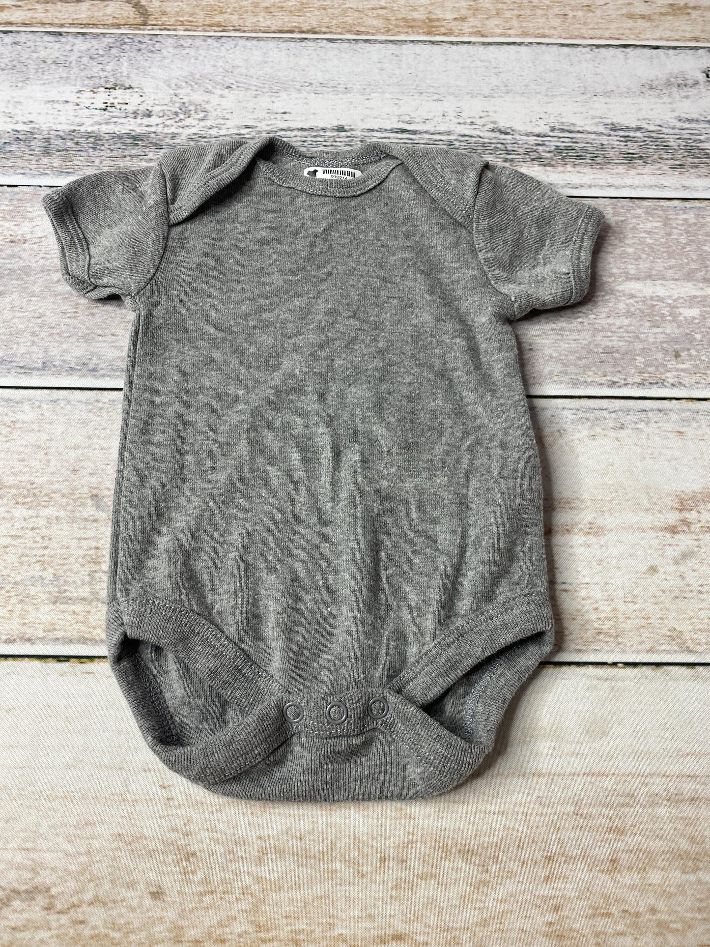 Emily and Oliver Unisex Grey Onesie Size: 0-3 months Grey