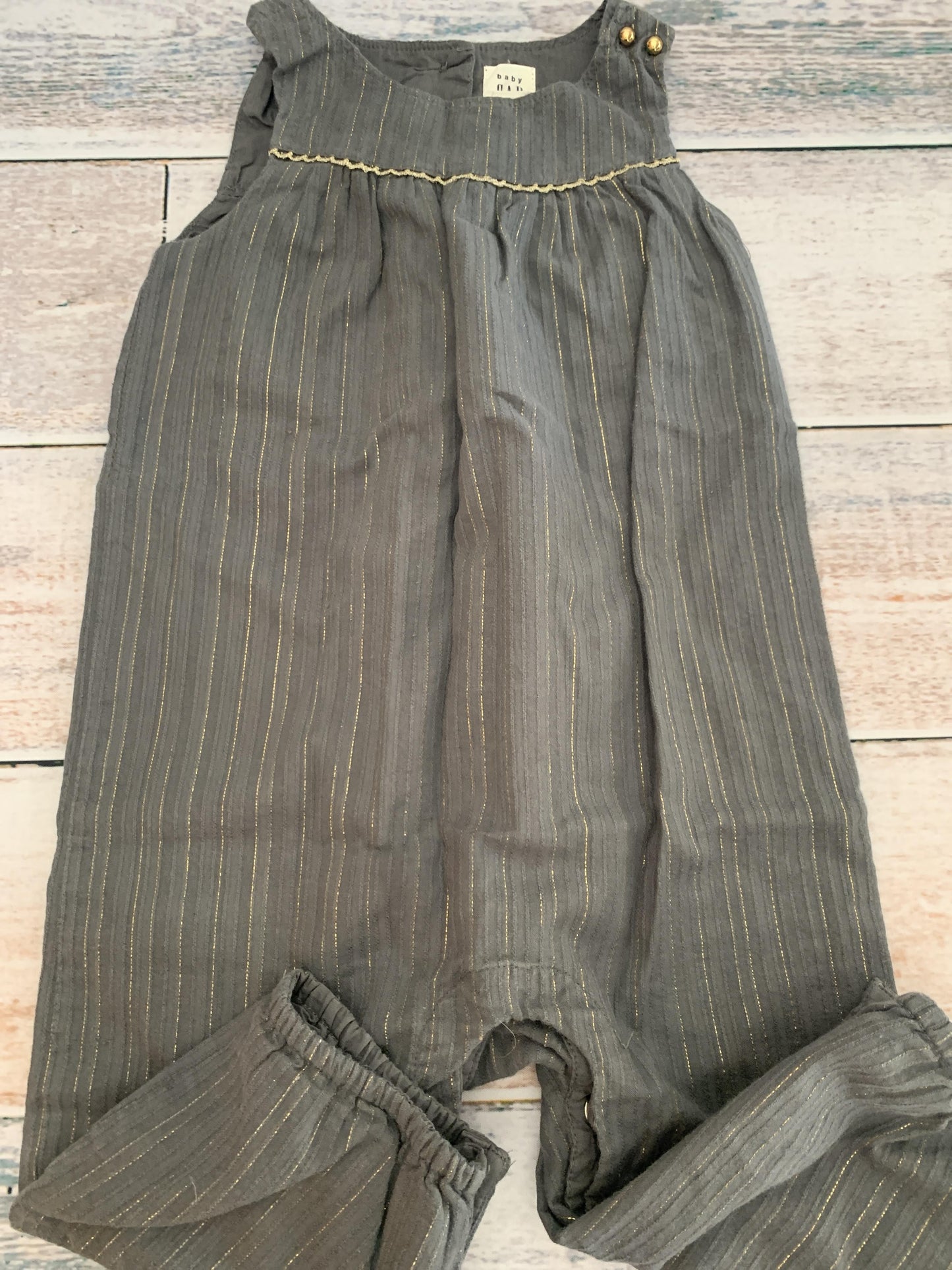 Gap Girls Grey Romper Size: 12-18 months Grey