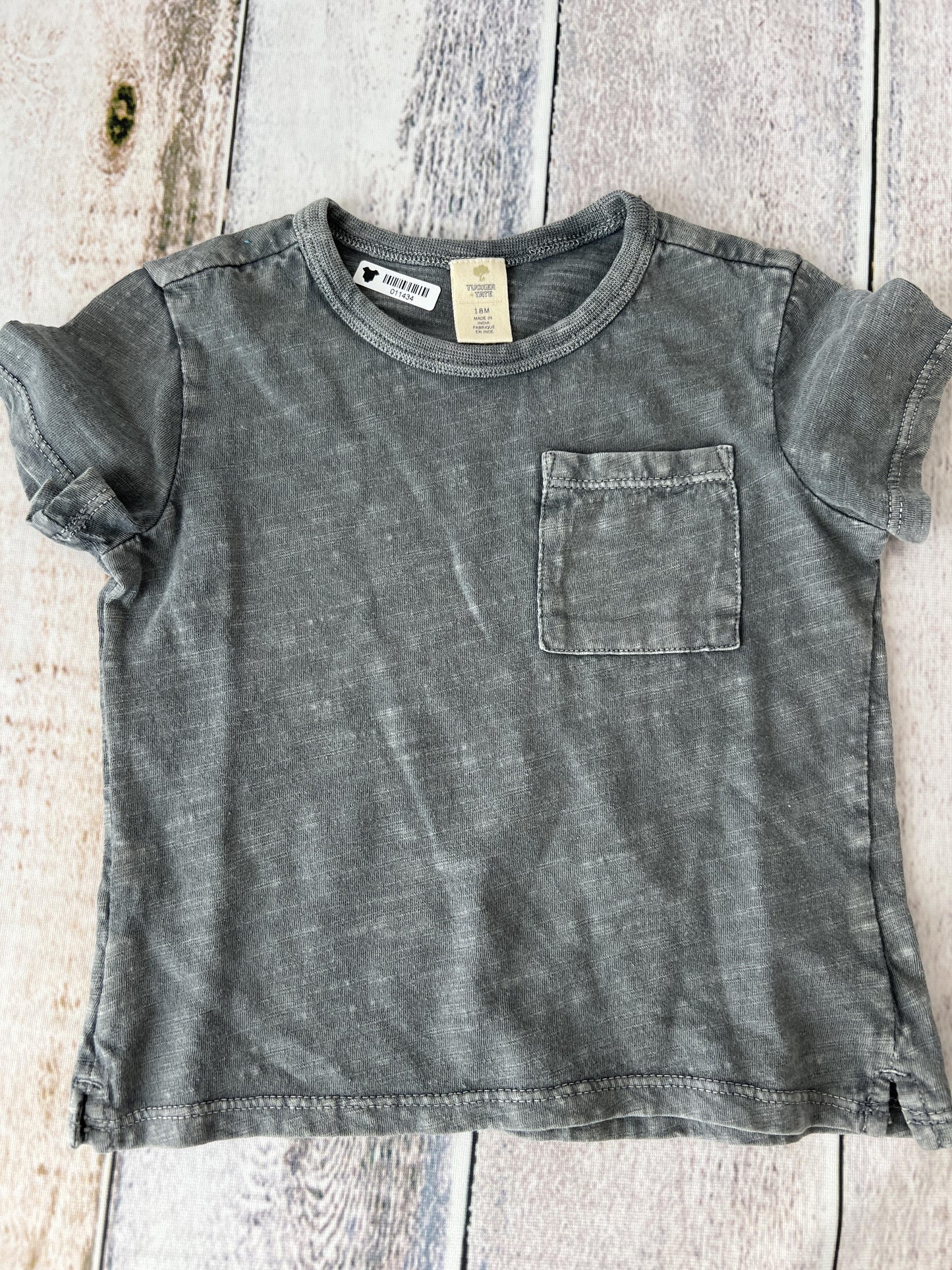 Tucker + Tate Unisex Grey T-Shirt Size: 18 months Grey