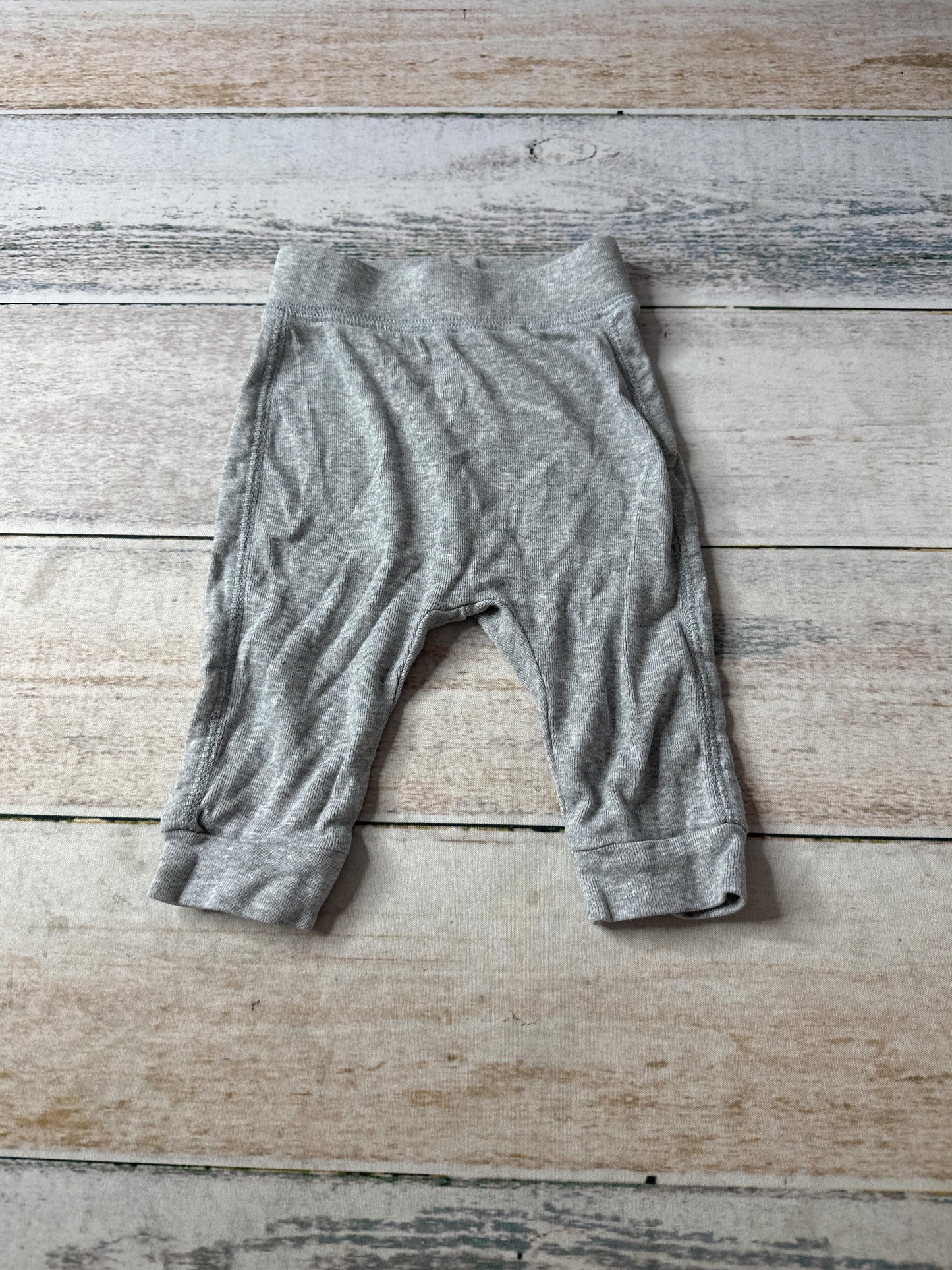 Monica + Andy Unisex Grey Pants Size: 0-3 months Grey