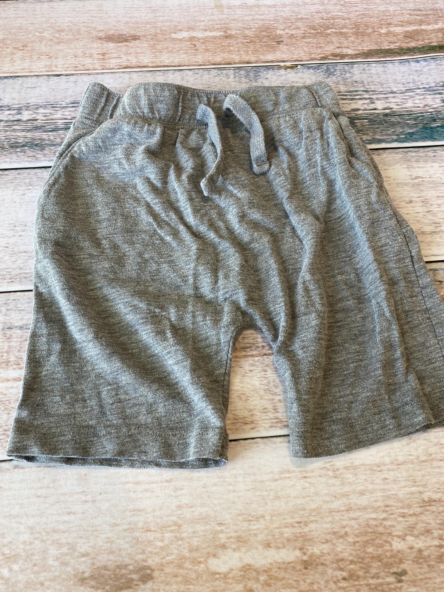 Old Navy Boys Grey Shorts Size: 5 Grey