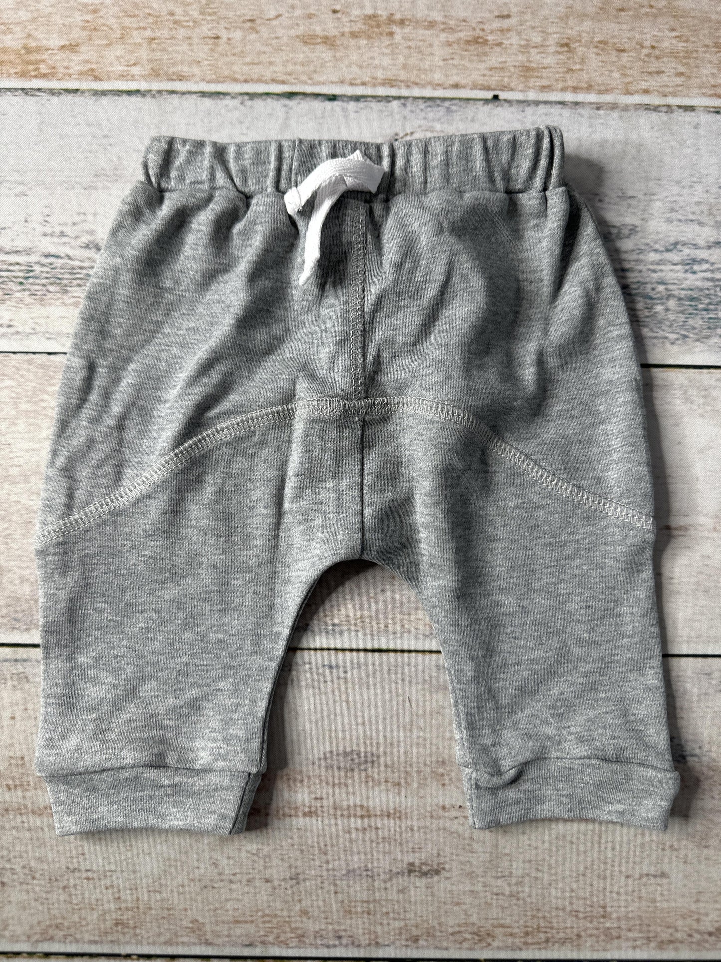 Bloomies Baby Girls Grey Pants Size: 0-3 months Grey