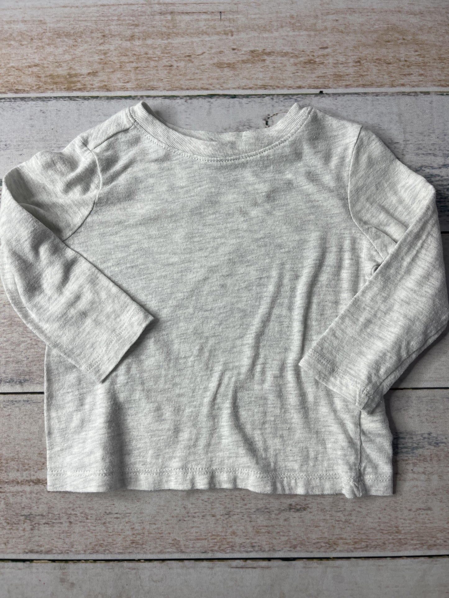 Old Navy Unisex Grey Long Sleeve T-Shirt Size: 12-18 months Grey
