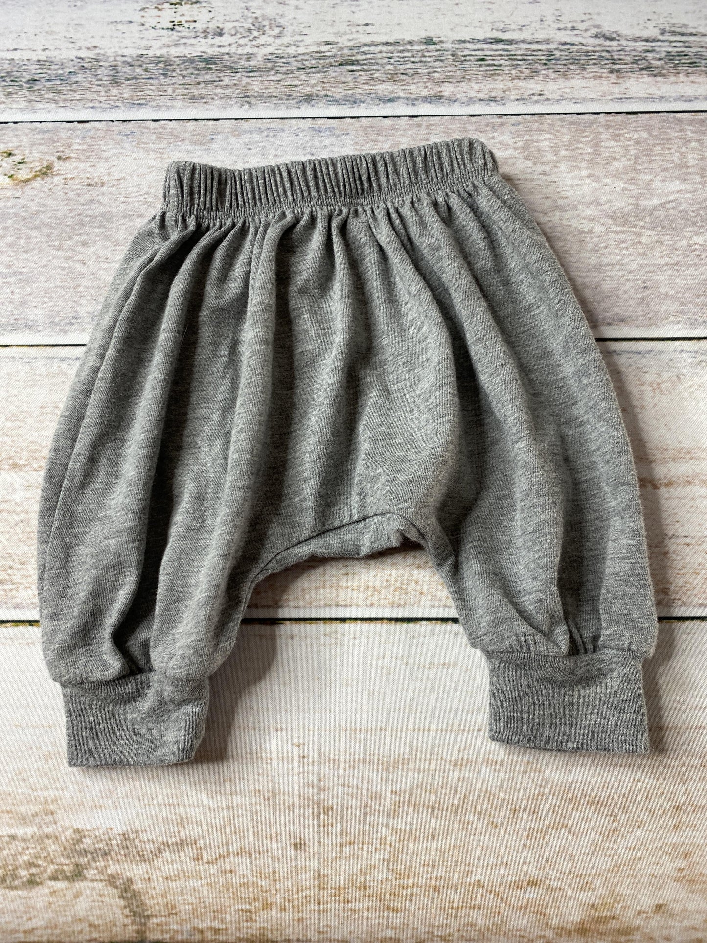 Peek Unisex Grey Pants Size: 0-3 months Grey