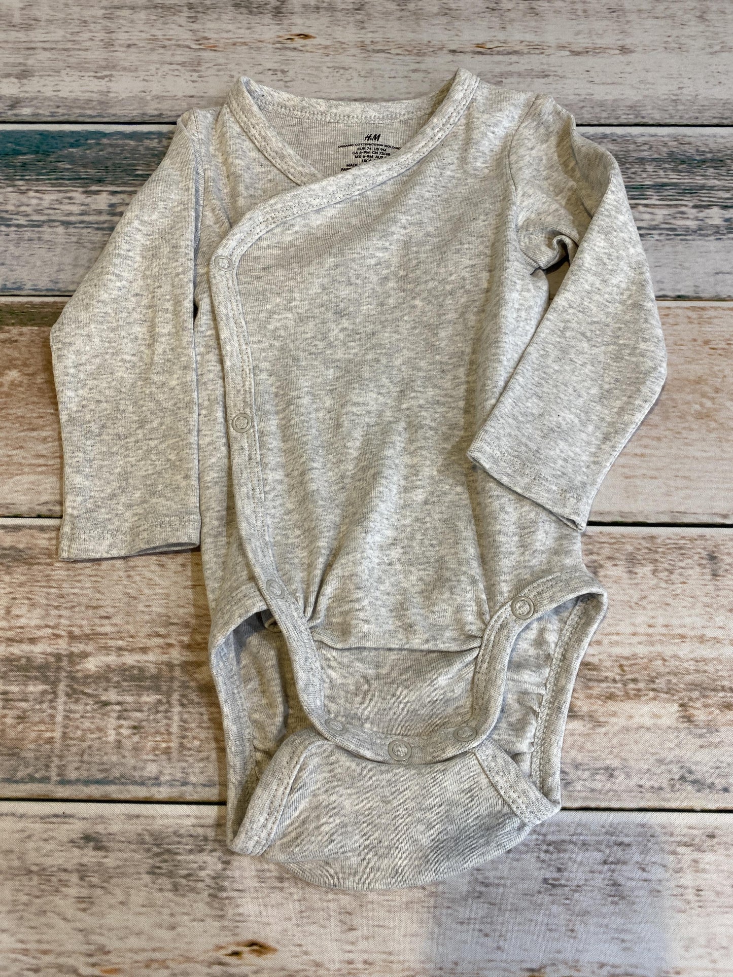 H&M Unisex Grey Onesie Size: 9 months Grey