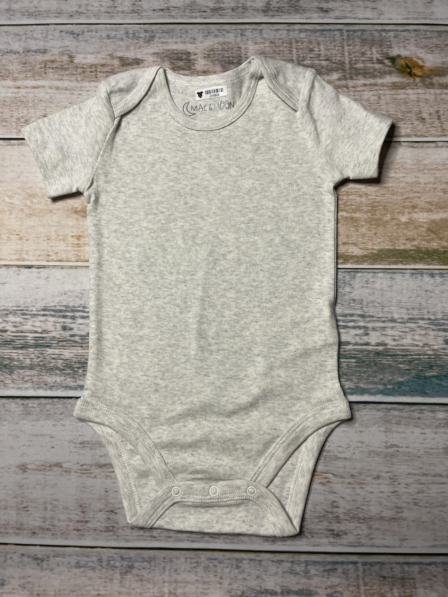 Mac & Moon Unisex Grey Onesie Size: 12 months Grey